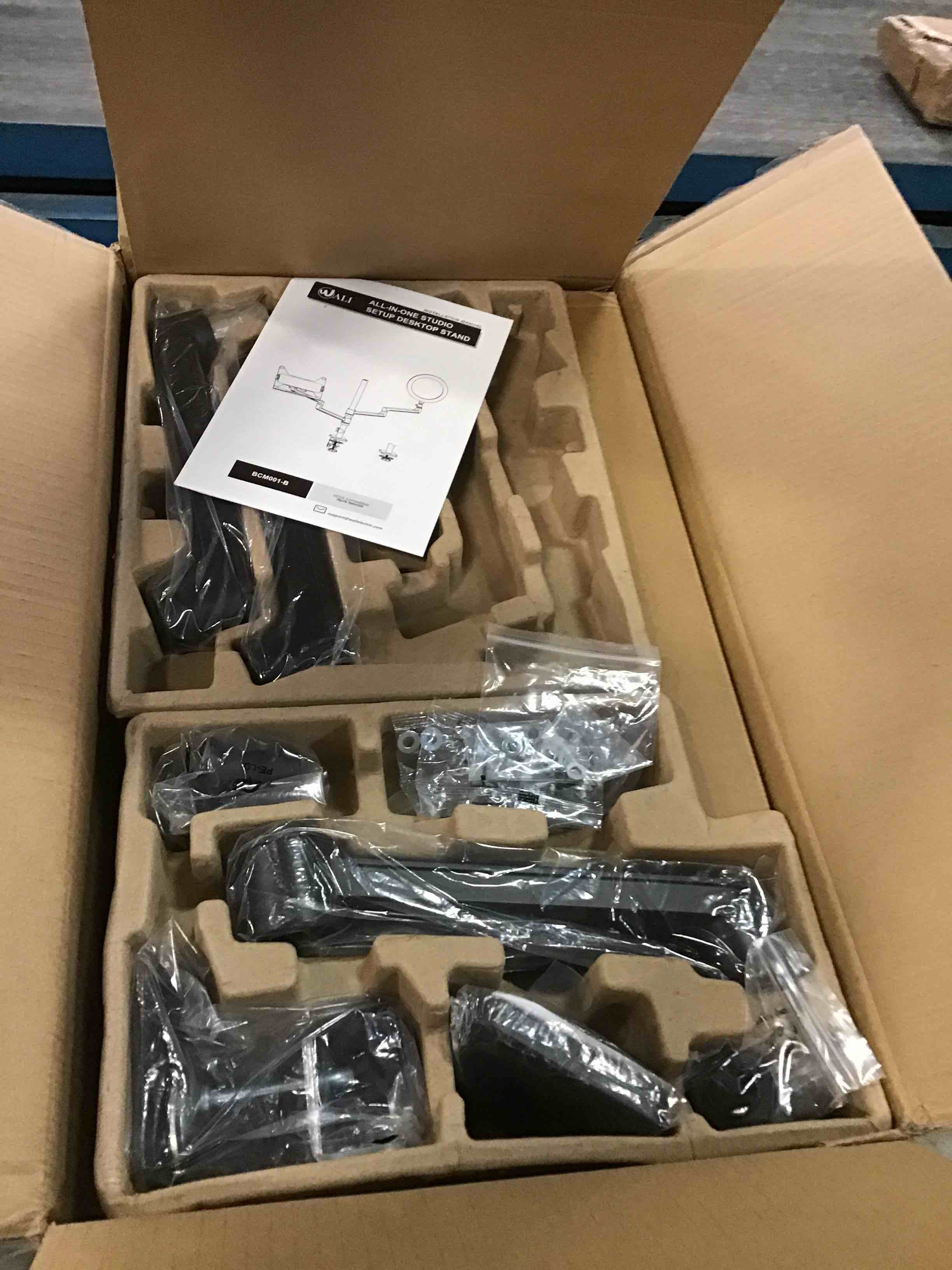 https://s3.amazonaws.com/lotting-images-prod/bidfta/PNK0293710_1727105417485.jpeg