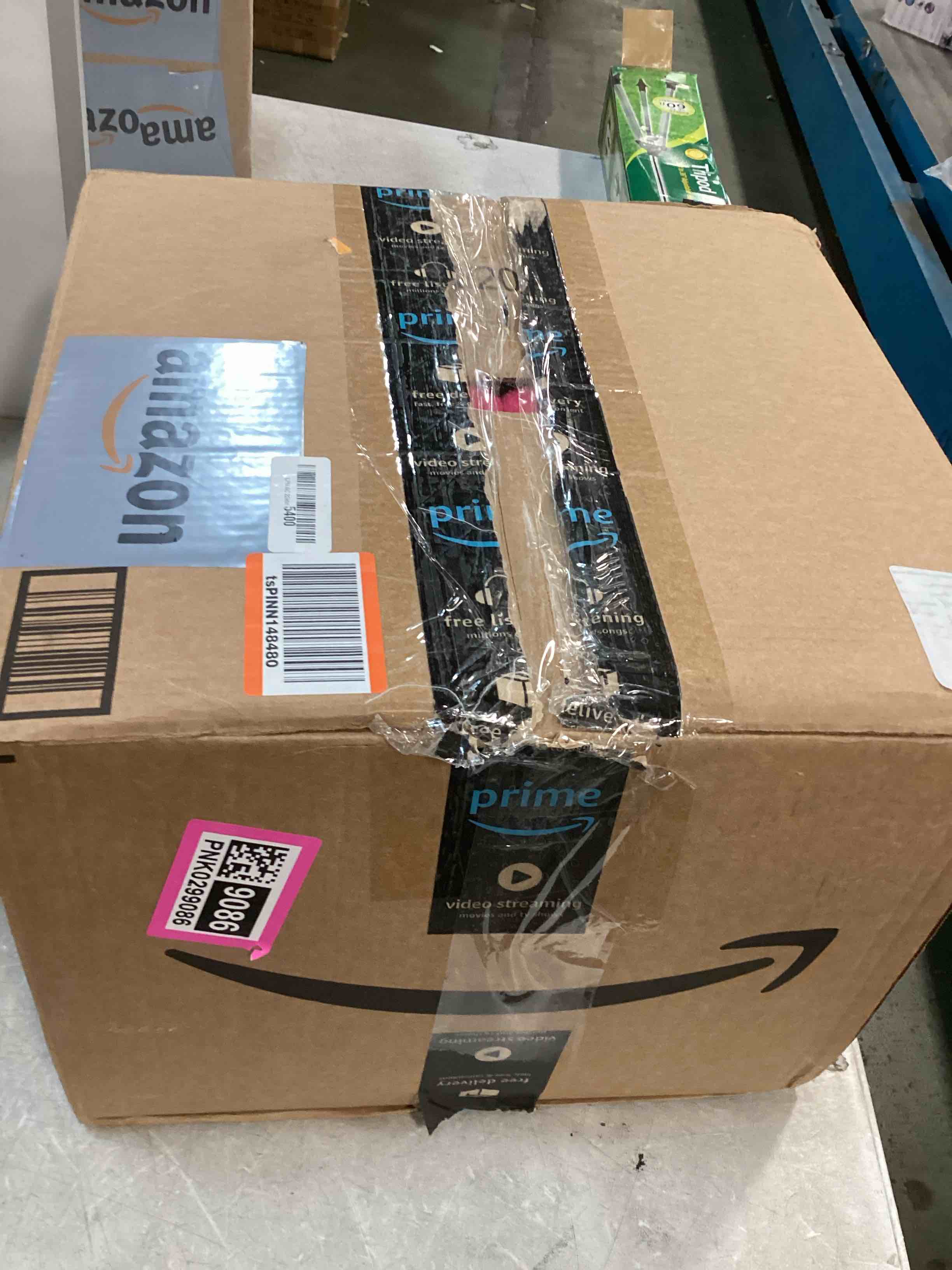 https://s3.amazonaws.com/lotting-images-prod/bidfta/PNK0299086_1727717737682.jpeg