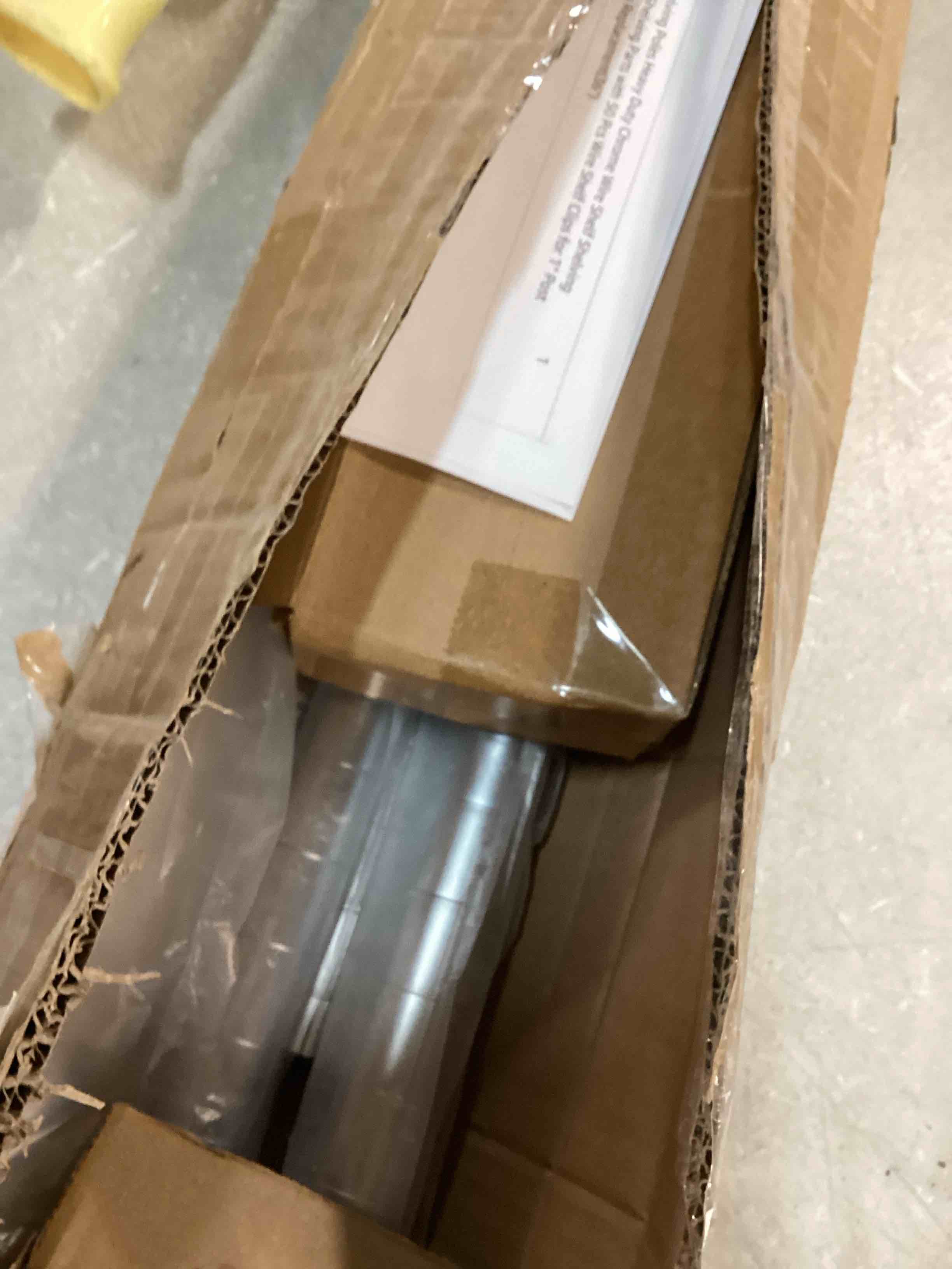 https://s3.amazonaws.com/lotting-images-prod/bidfta/PNK0299370_1727531553593.jpeg