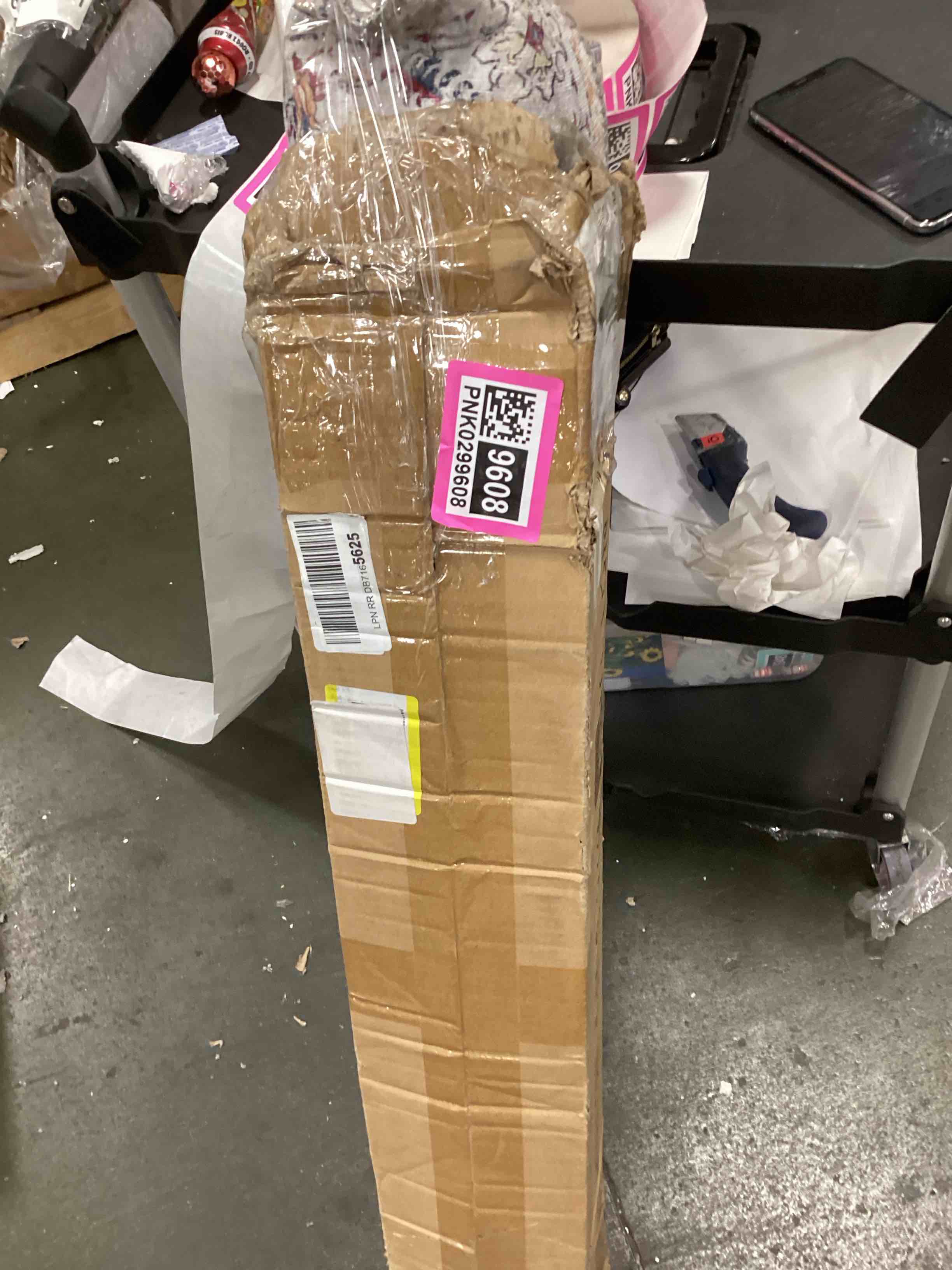 https://s3.amazonaws.com/lotting-images-prod/bidfta/PNK0299608_1727375148312.jpeg