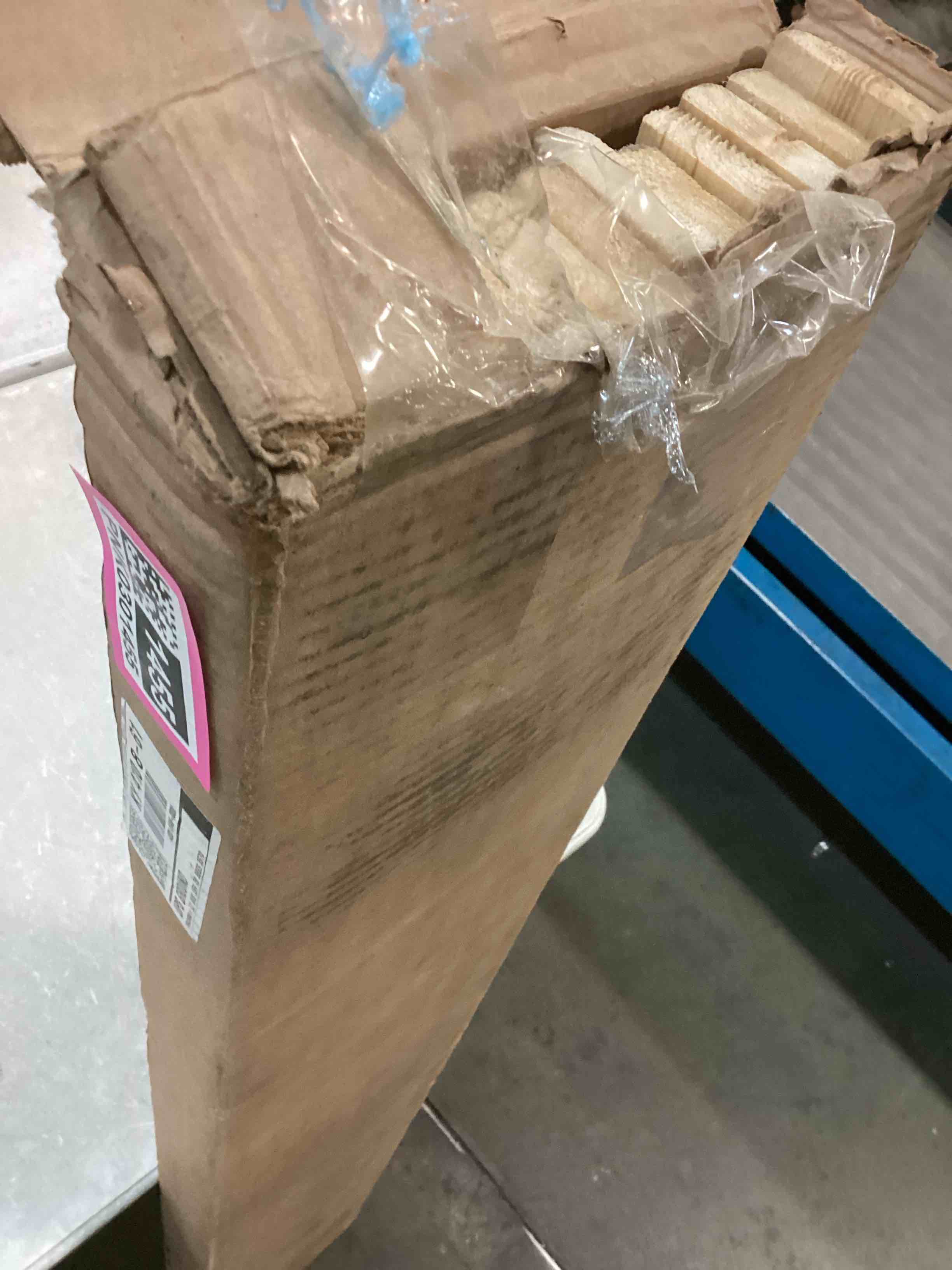 https://s3.amazonaws.com/lotting-images-prod/bidfta/PNK0301455_1727348870509.jpeg