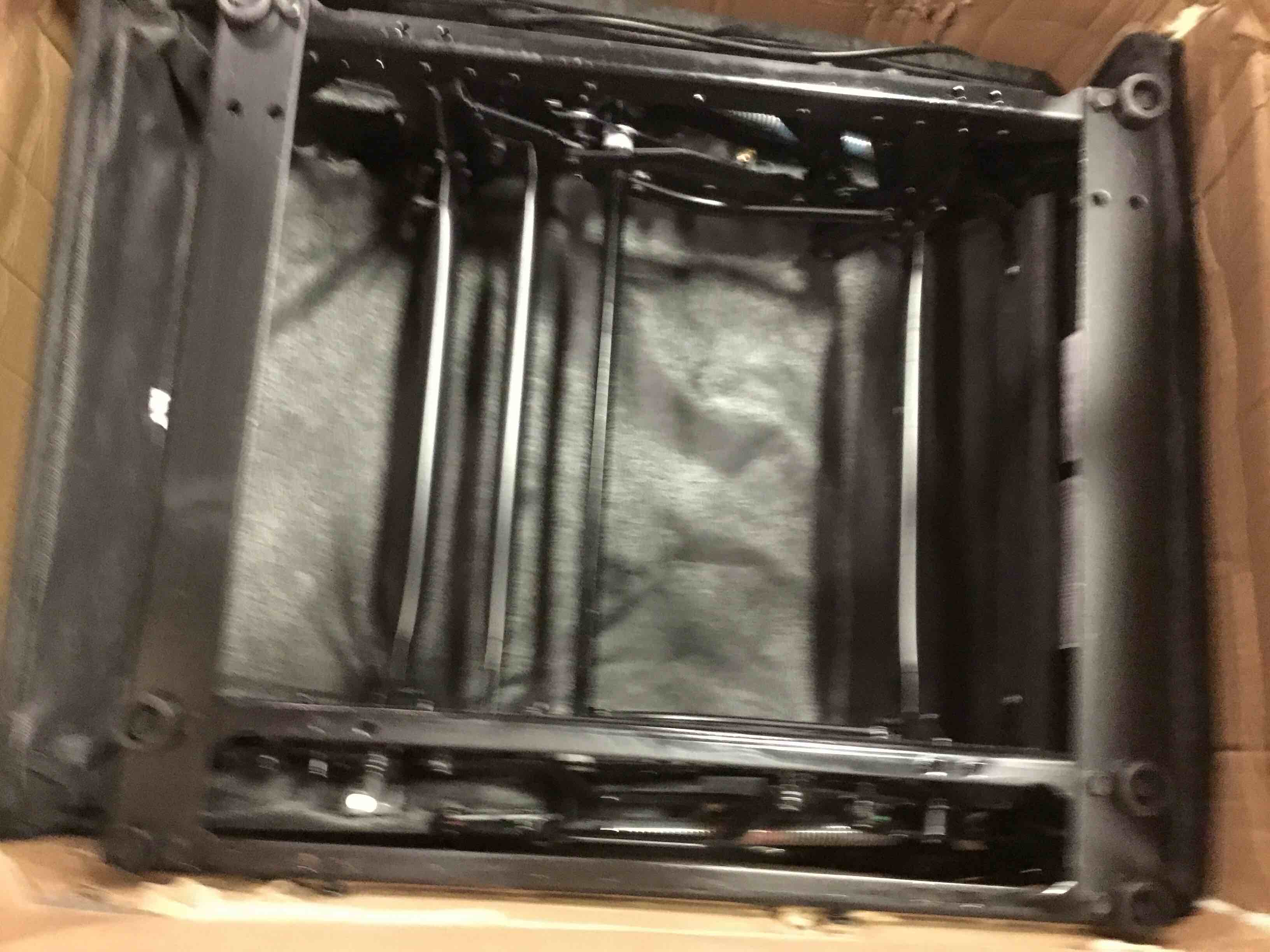 https://s3.amazonaws.com/lotting-images-prod/bidfta/PNK0302979_1727204041168.jpeg
