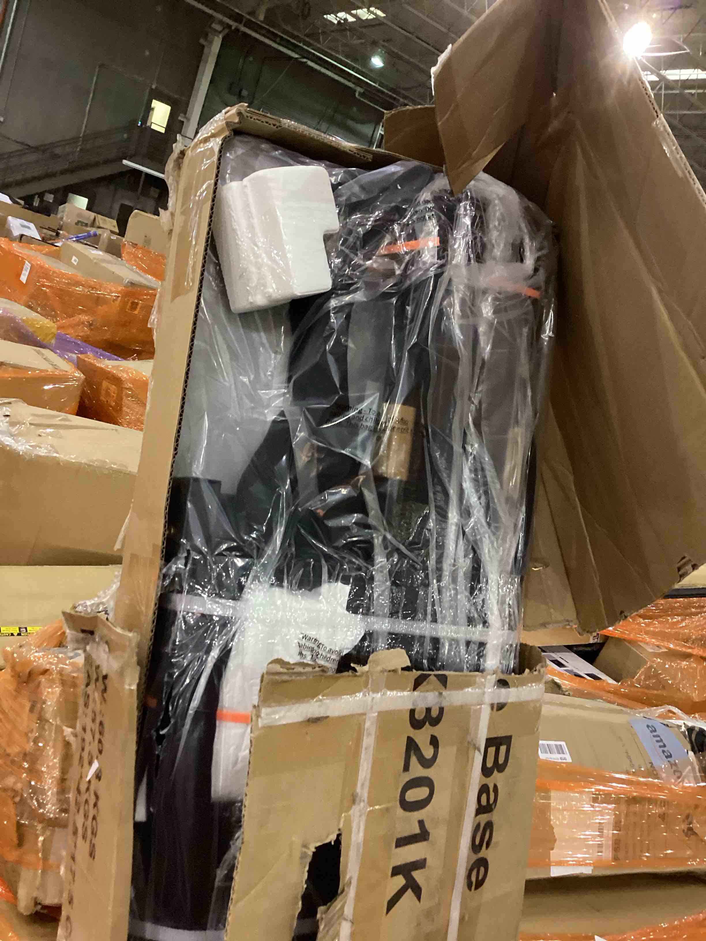 https://s3.amazonaws.com/lotting-images-prod/bidfta/PNK0303418_1726747252863.jpeg