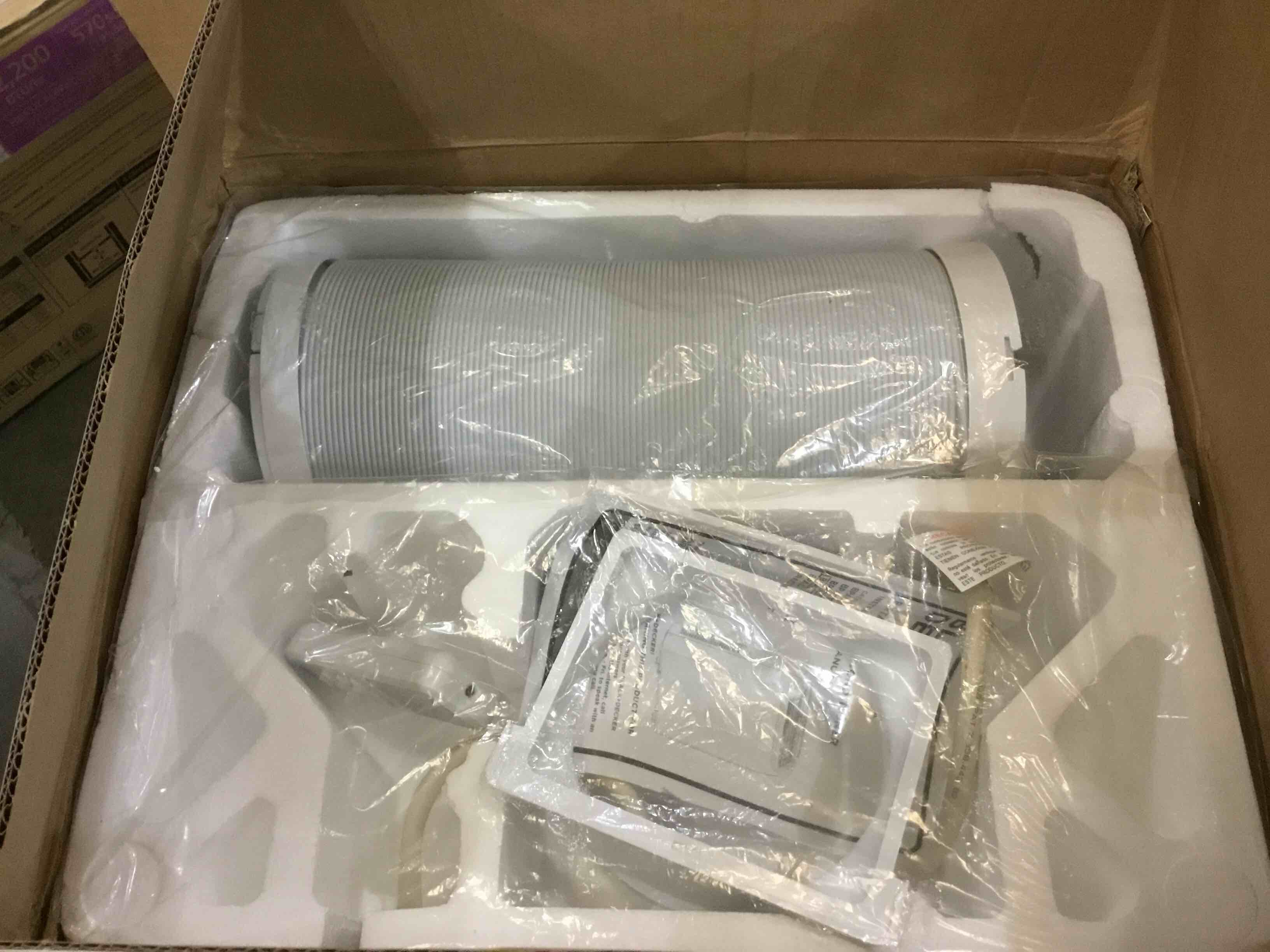 https://s3.amazonaws.com/lotting-images-prod/bidfta/PNK0303770_1726584675497.jpeg
