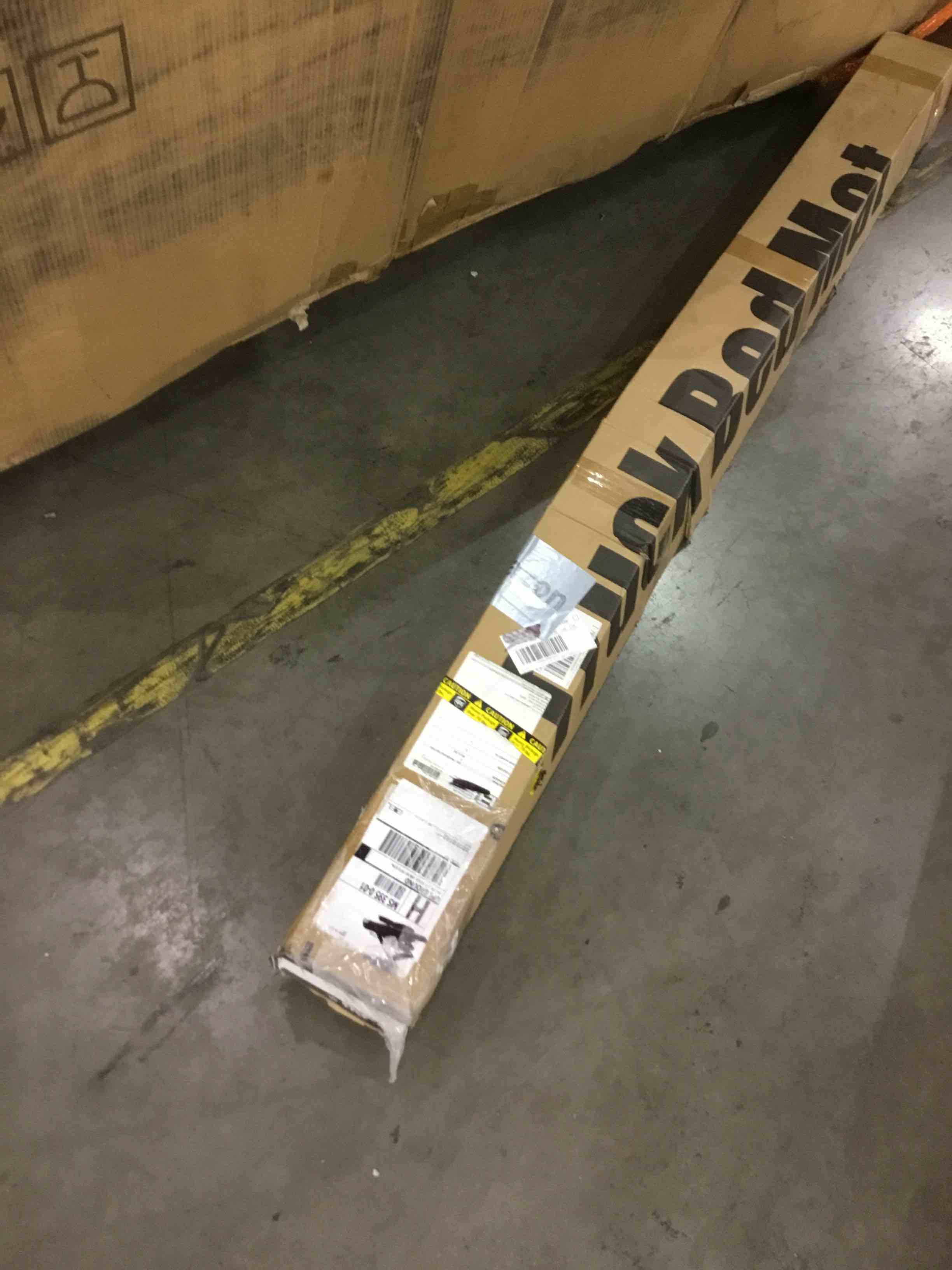 https://s3.amazonaws.com/lotting-images-prod/bidfta/PNK0303996_1726487155554.jpeg