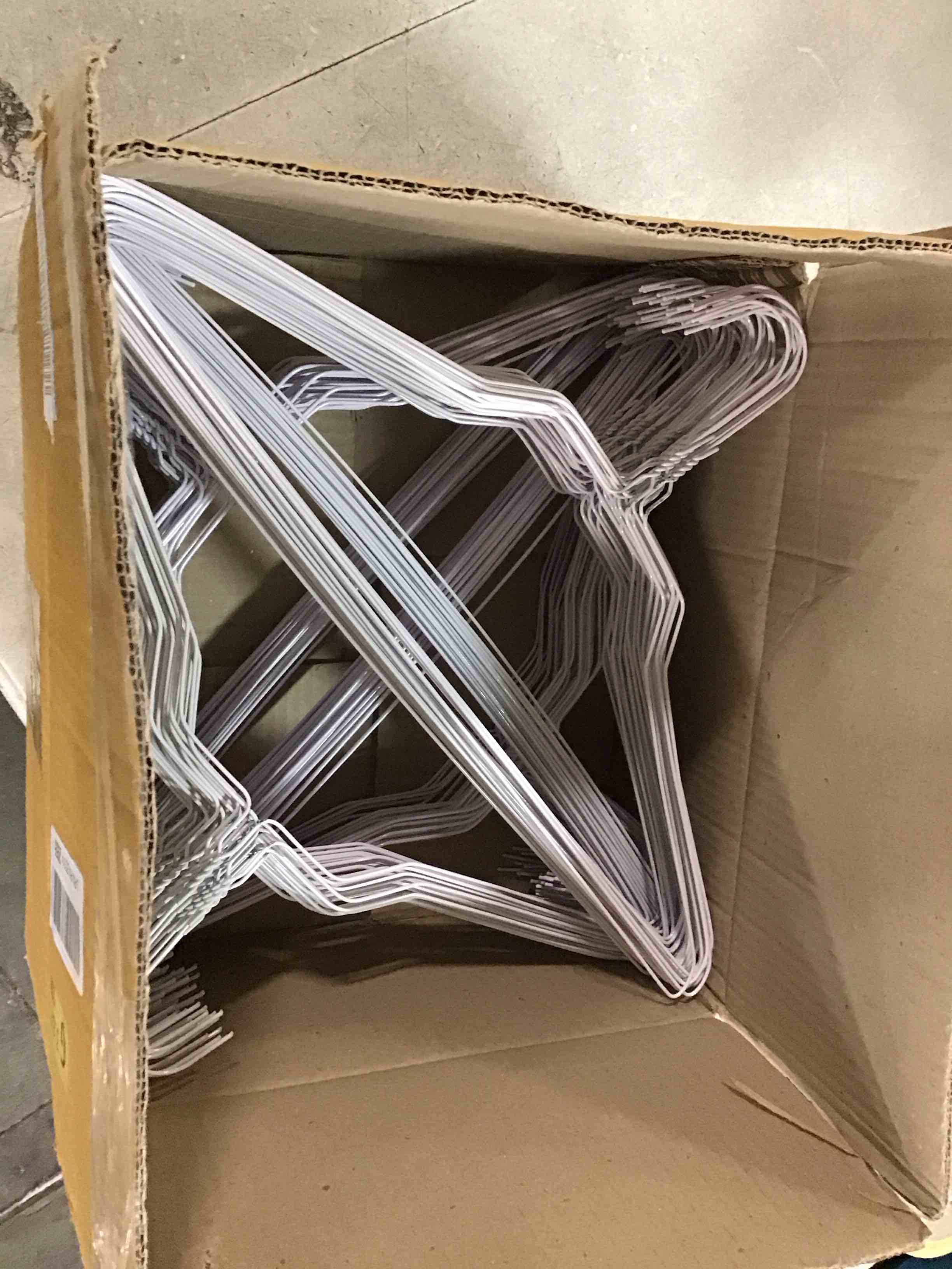 https://s3.amazonaws.com/lotting-images-prod/bidfta/PNK0306607_1727748014277.jpeg