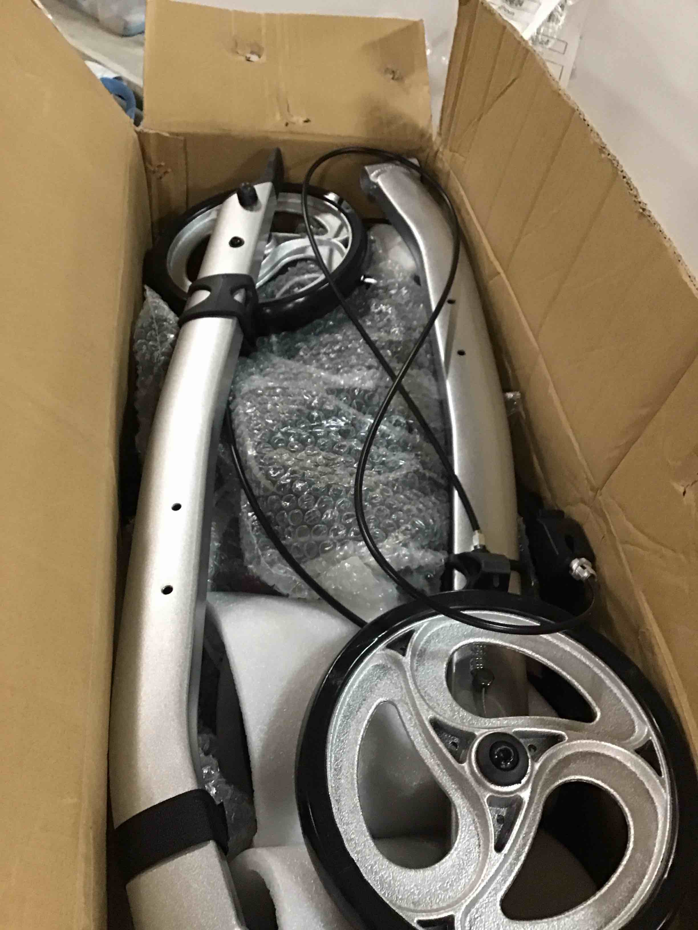 https://s3.amazonaws.com/lotting-images-prod/bidfta/PNK0306621_1727744042168.jpeg