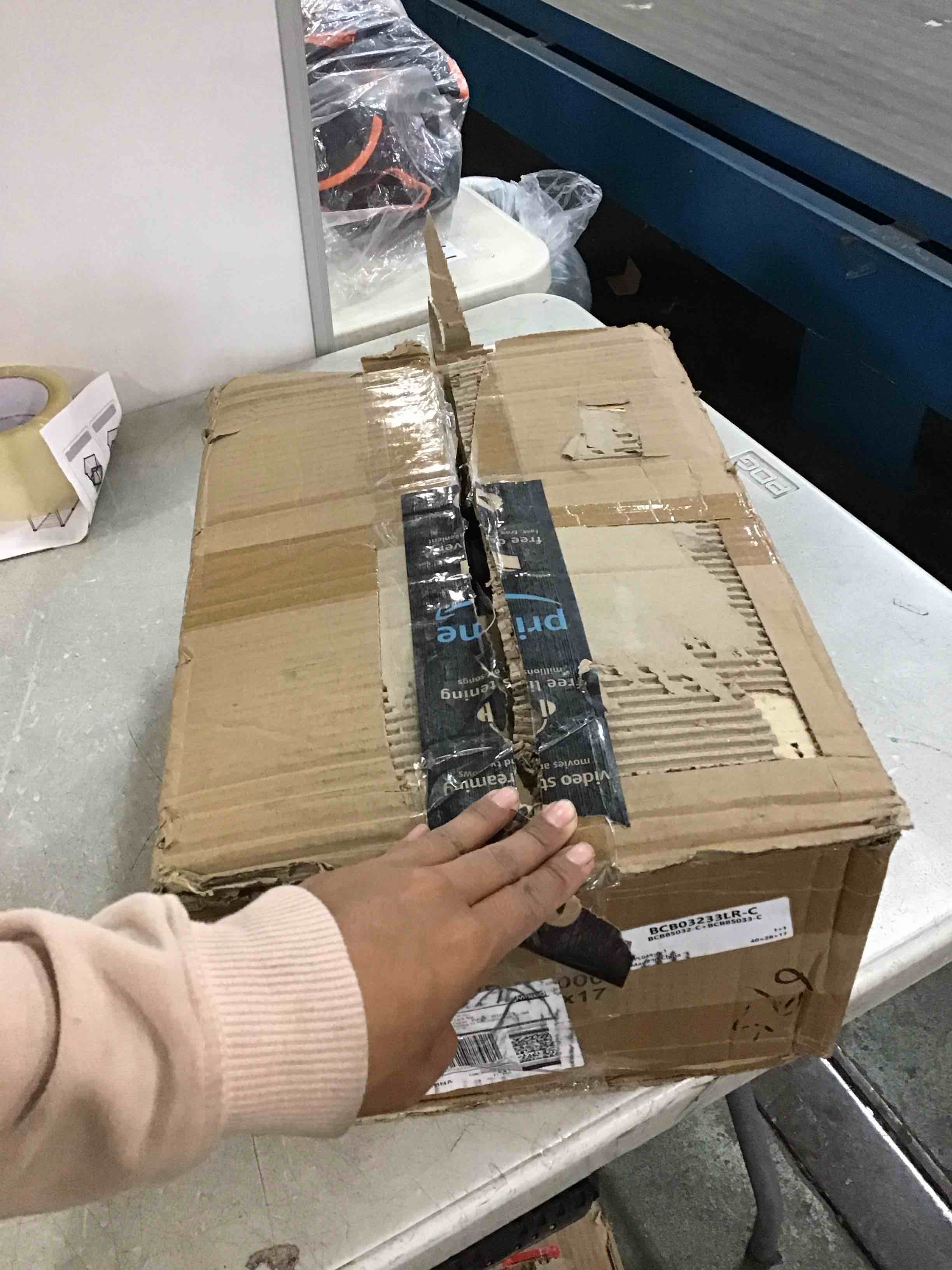 https://s3.amazonaws.com/lotting-images-prod/bidfta/PNK0307407_1727232642325.jpeg