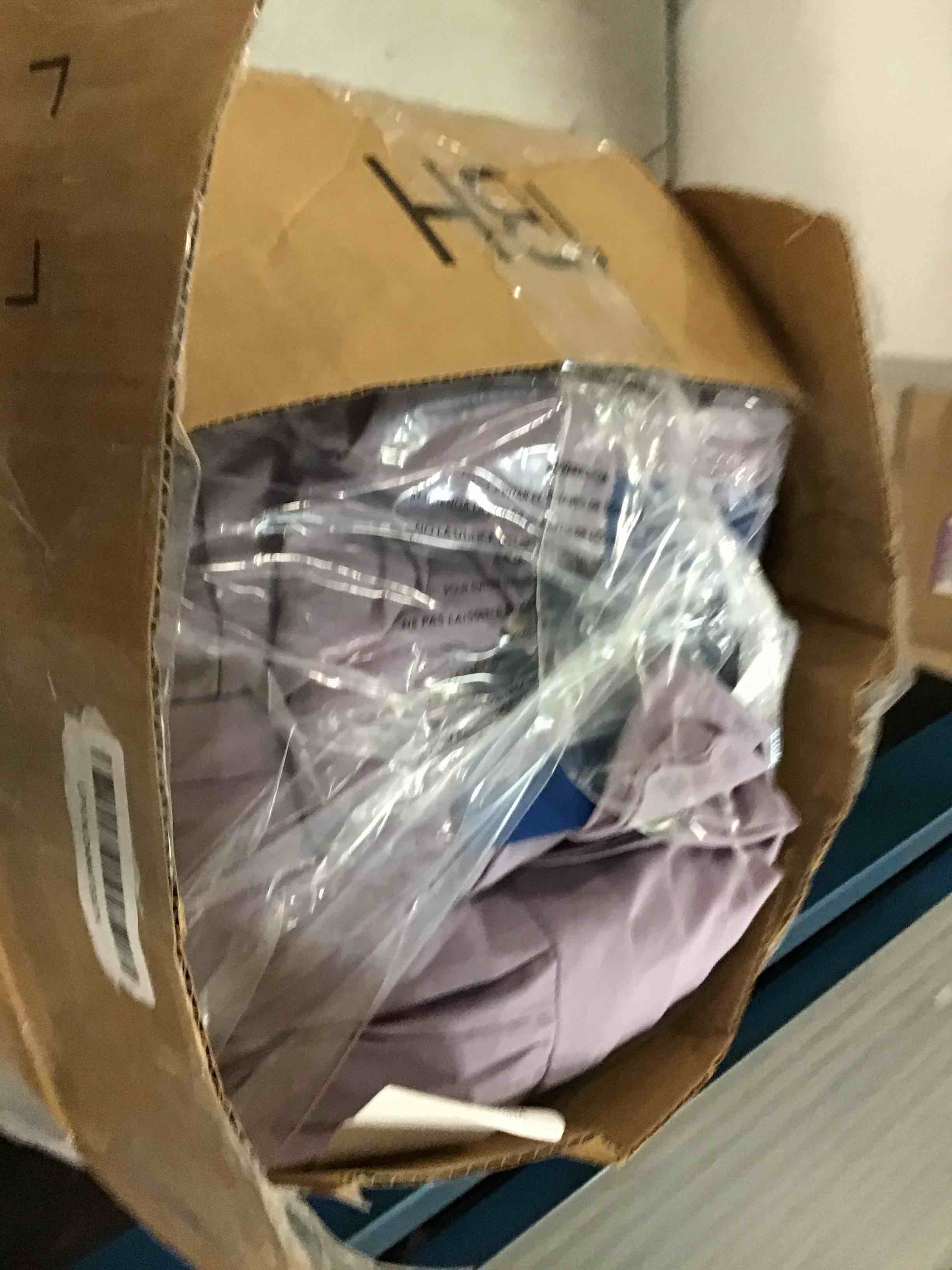 https://s3.amazonaws.com/lotting-images-prod/bidfta/PNK0307634_1726894634040.jpeg