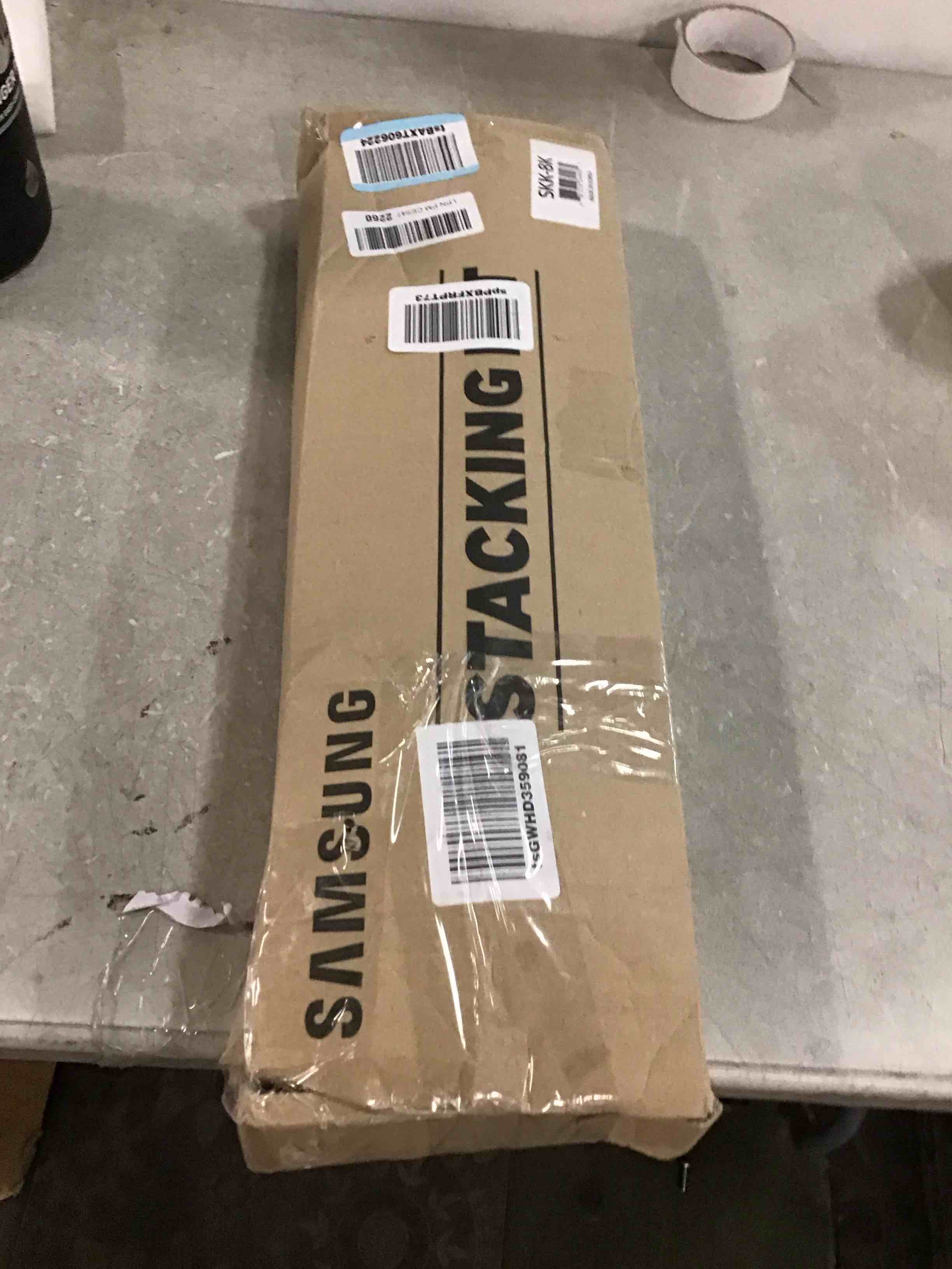 https://s3.amazonaws.com/lotting-images-prod/bidfta/PNK0307918_1726803071306.jpeg