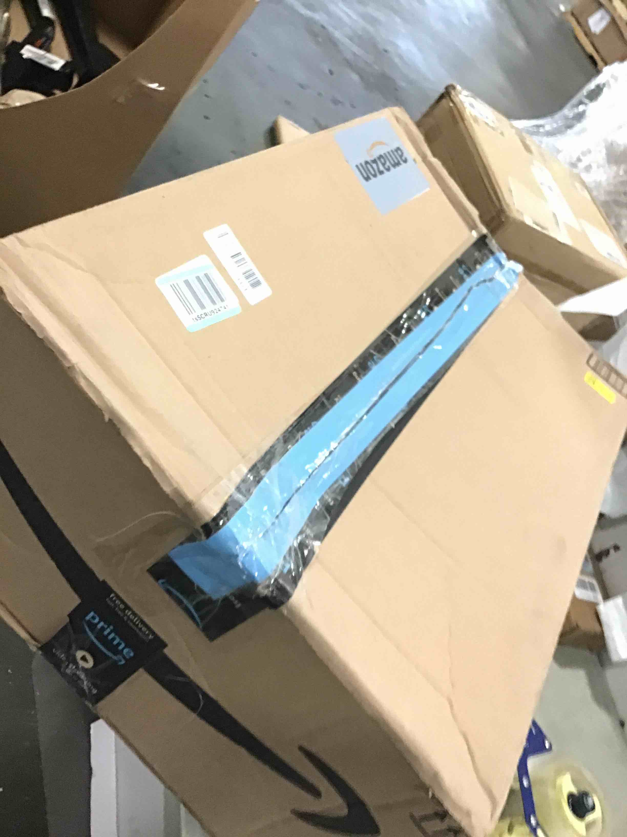 https://s3.amazonaws.com/lotting-images-prod/bidfta/PNK0308469_1727193127035.jpeg