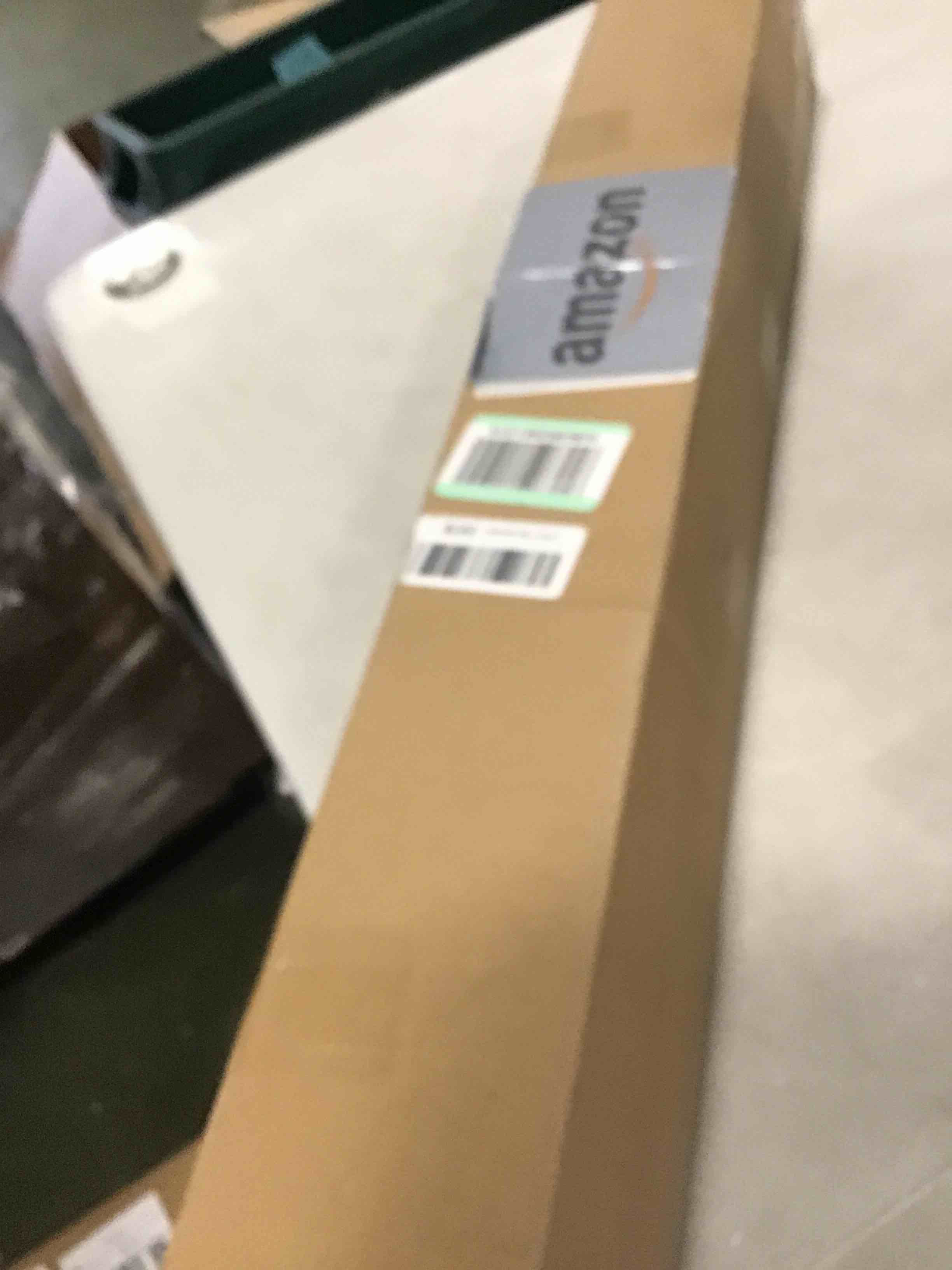 https://s3.amazonaws.com/lotting-images-prod/bidfta/PNK0309712_1726839016169.jpeg