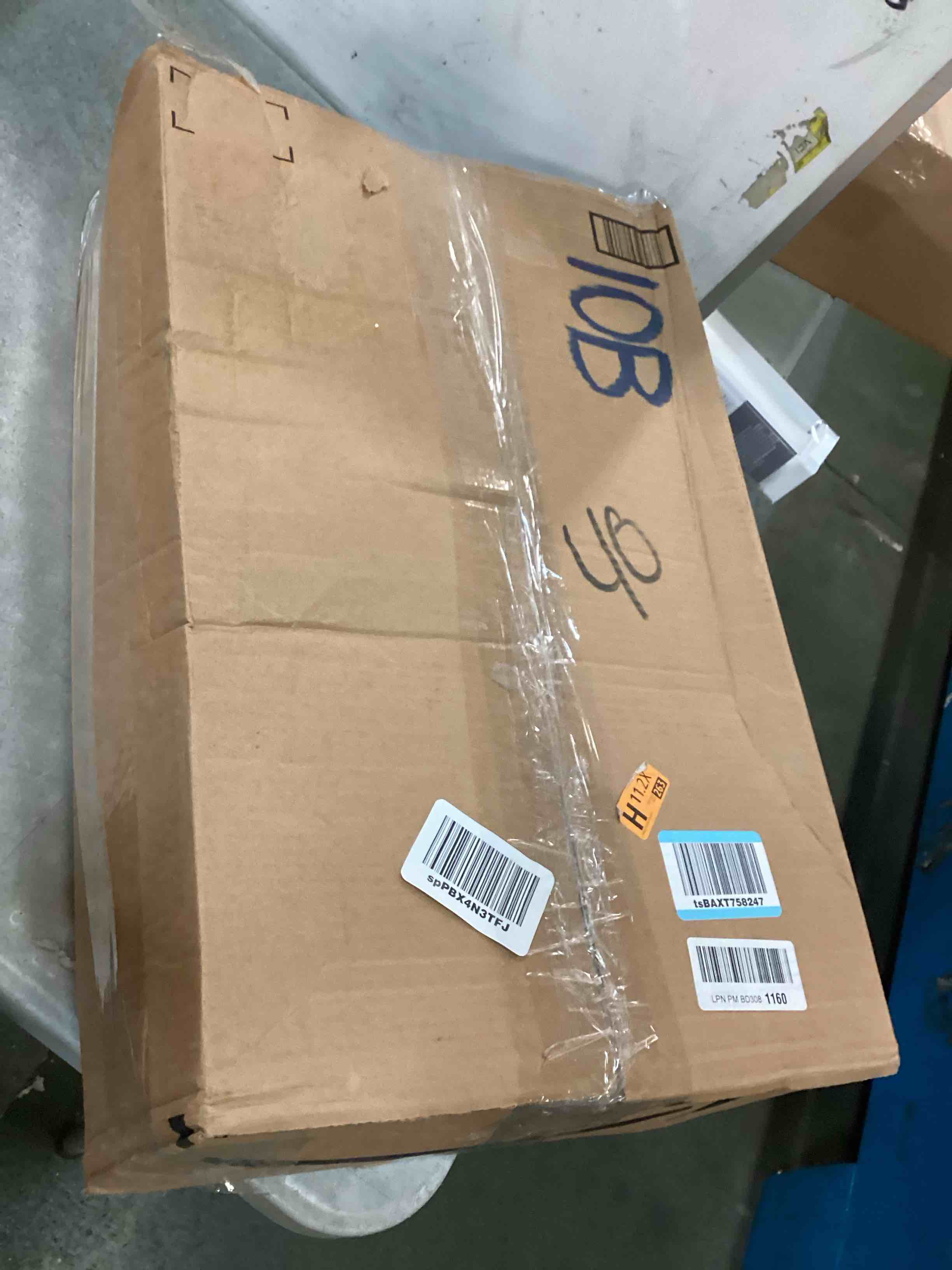 https://s3.amazonaws.com/lotting-images-prod/bidfta/PNK0310312_1727757393979.jpeg