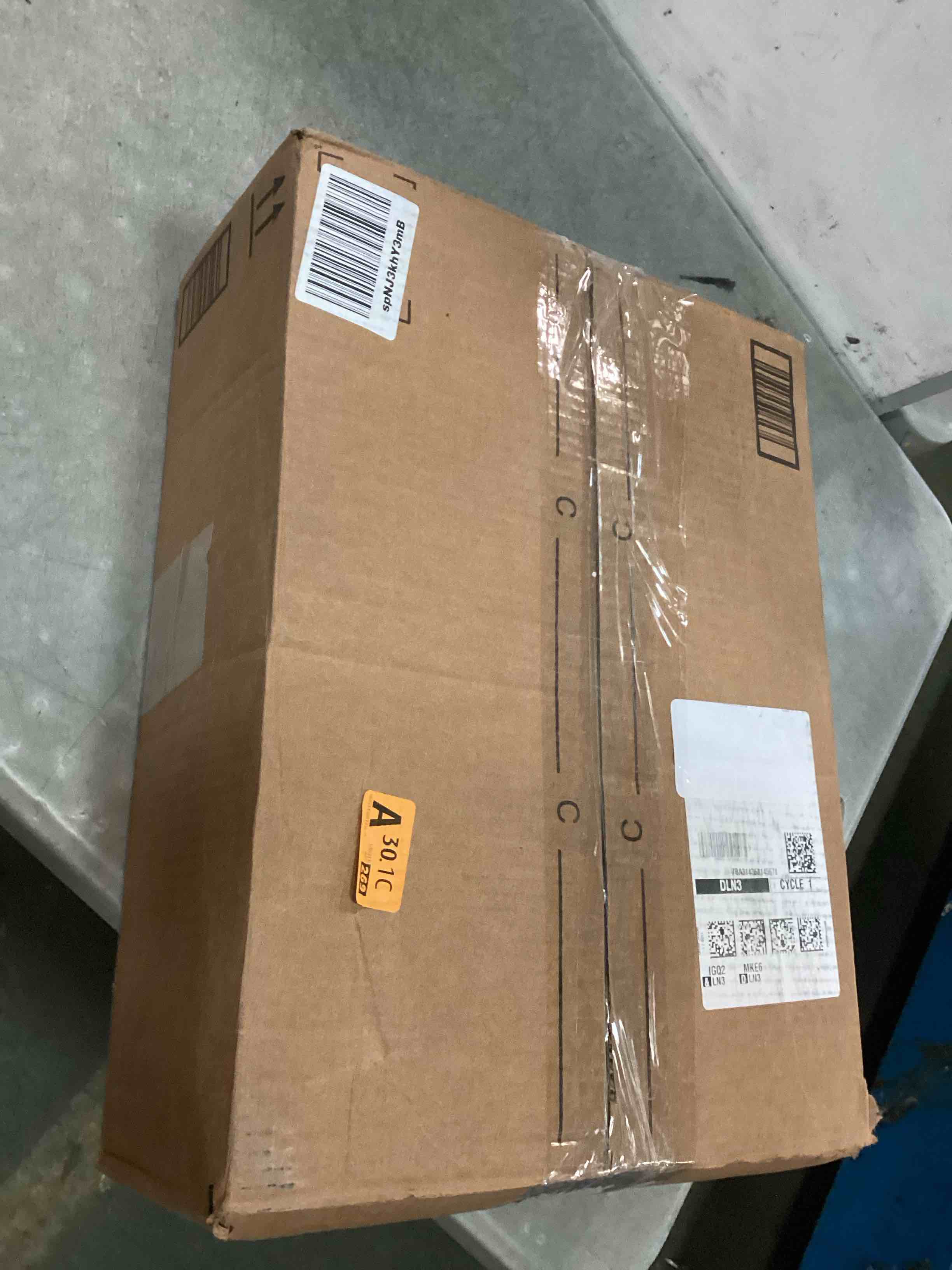 https://s3.amazonaws.com/lotting-images-prod/bidfta/PNK0310762_1727476119612.jpeg