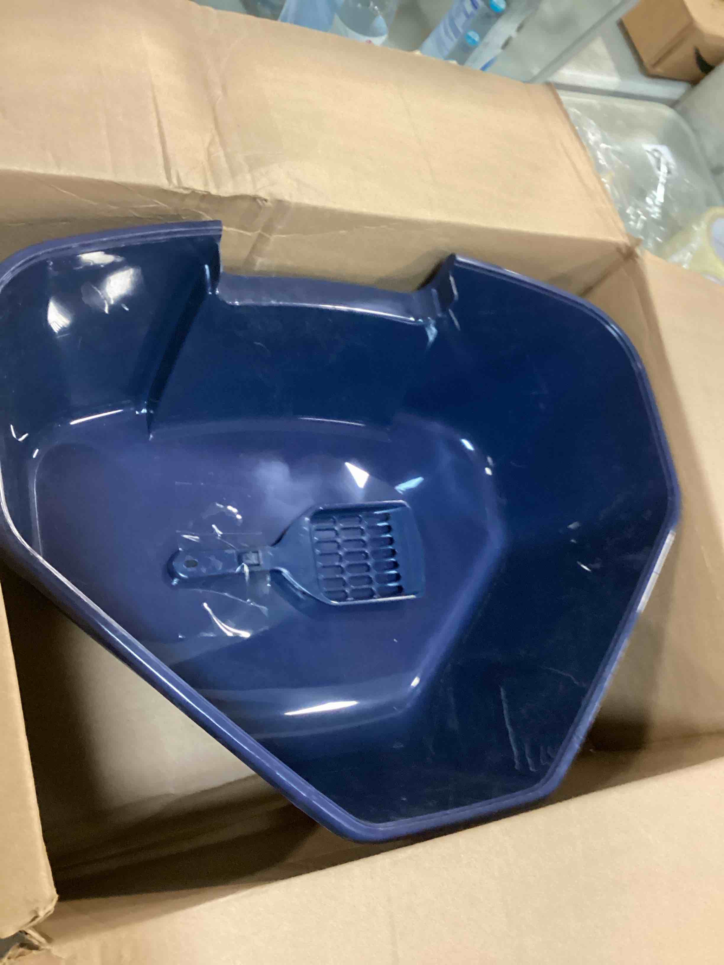 IRIS USA Large Corner Cat Litter Box with Scoop, Navy