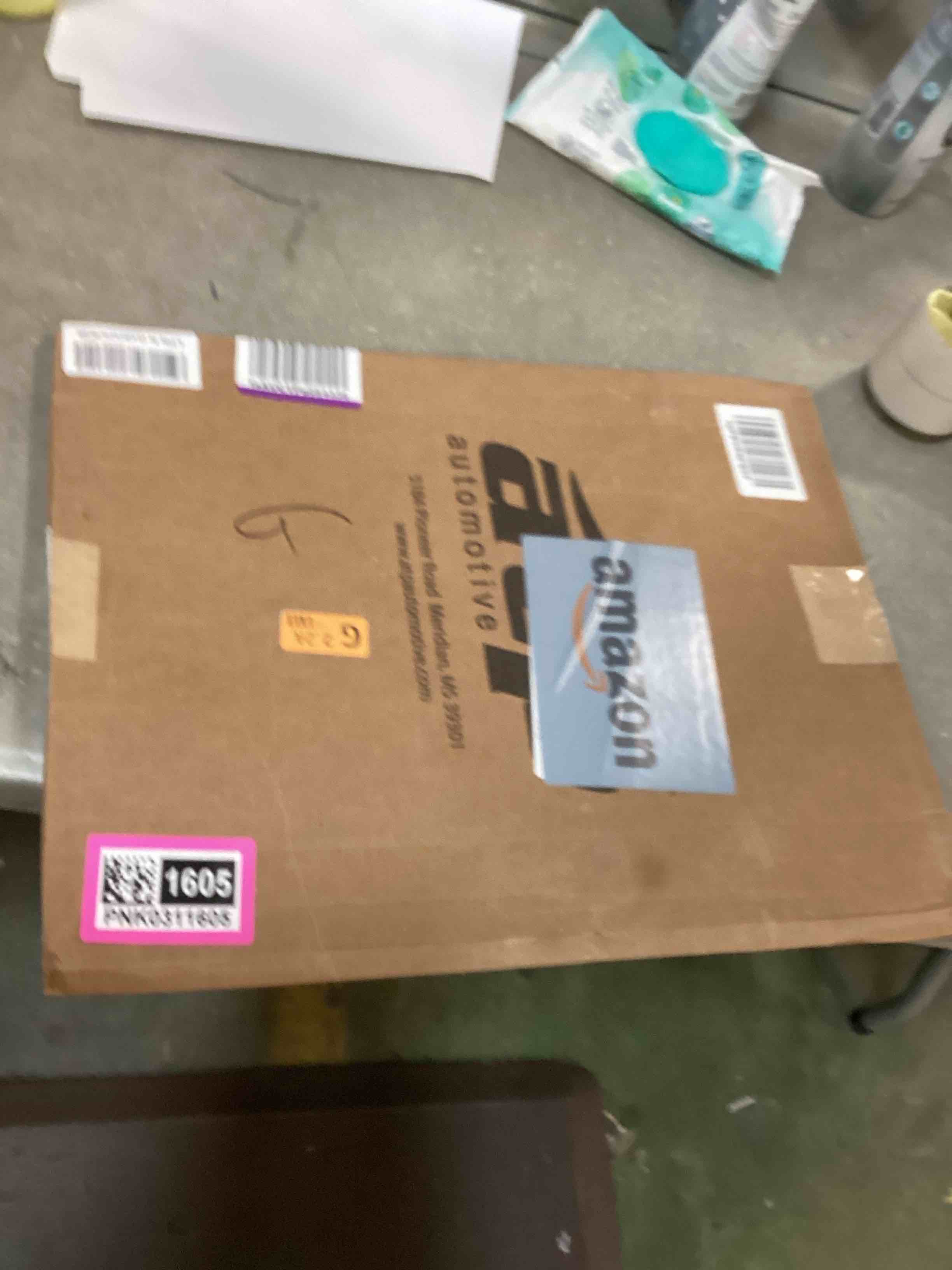 https://s3.amazonaws.com/lotting-images-prod/bidfta/PNK0311605_1726921343237.jpeg