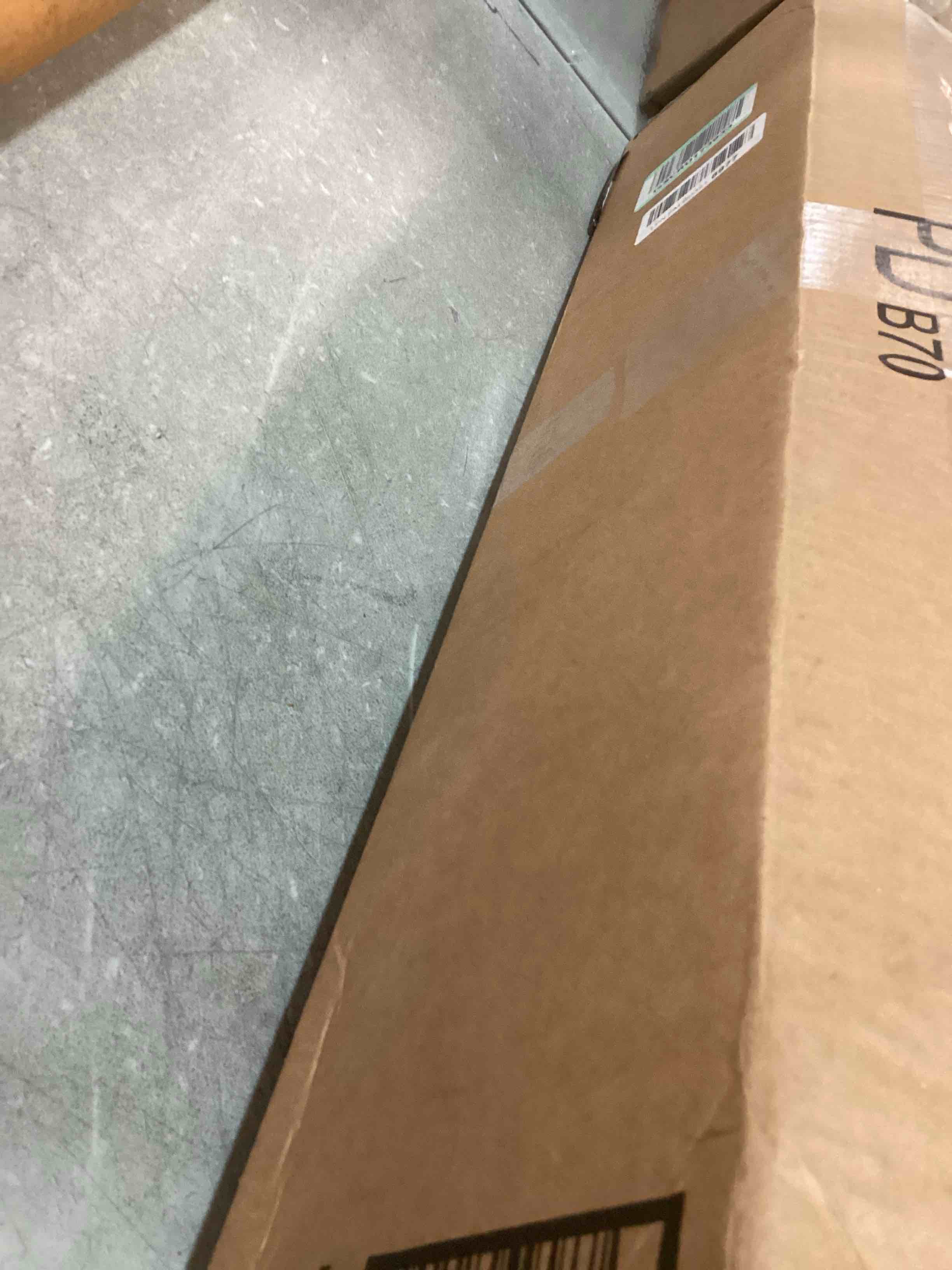 https://s3.amazonaws.com/lotting-images-prod/bidfta/PNK0311818_1726839060002.jpeg