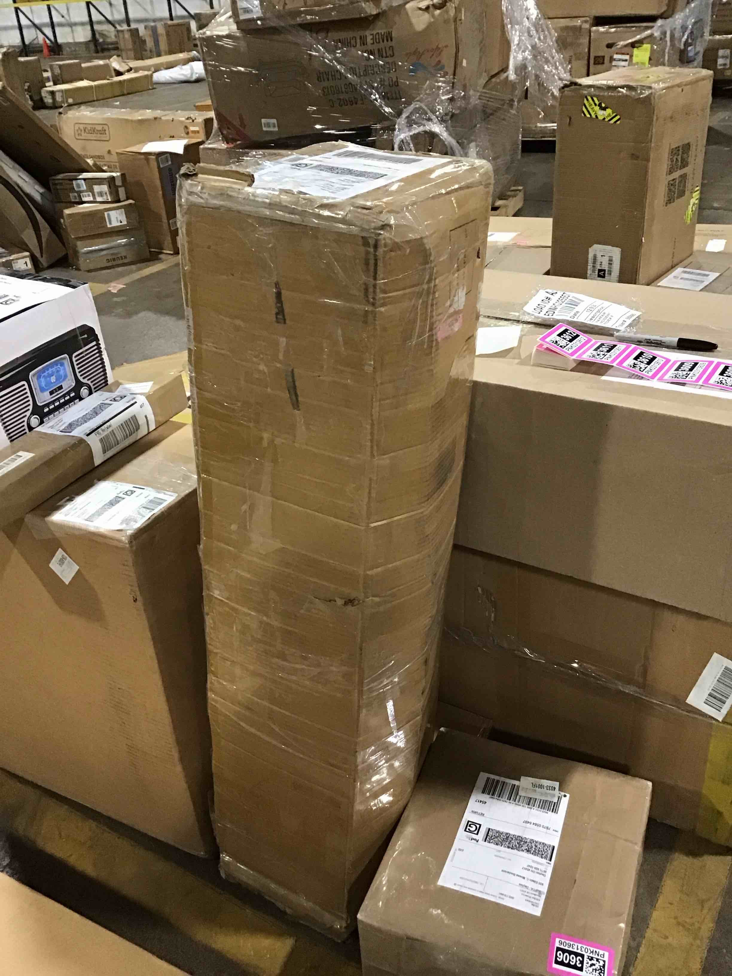 White Christmas Tree with LED Lights, 7.5Ft/9Ft Artificial Xmas Tree with Multi-Color RGB Lights, for Home, Party