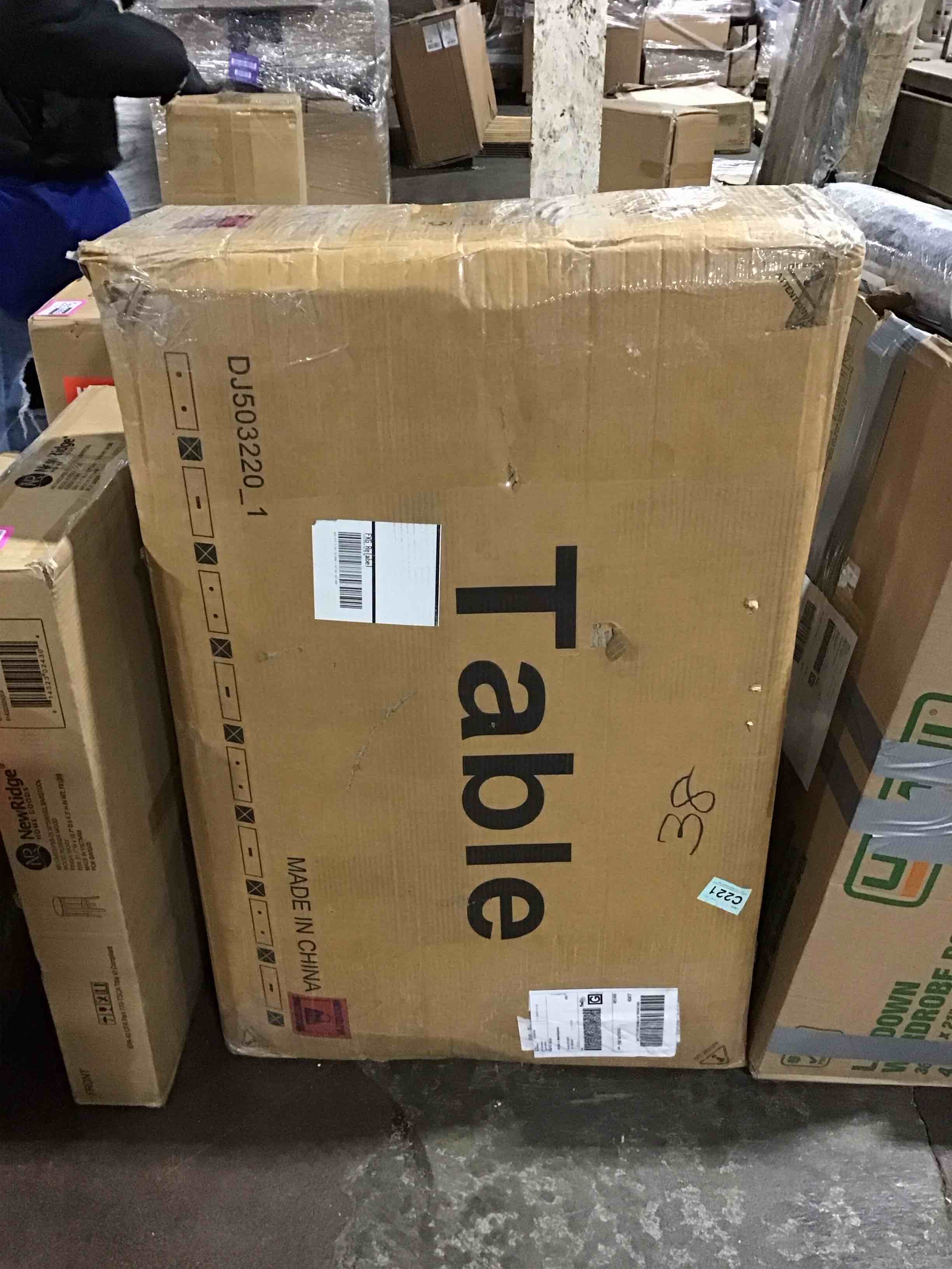 https://s3.amazonaws.com/lotting-images-prod/bidfta/PNK0313910_1733858234429.jpeg