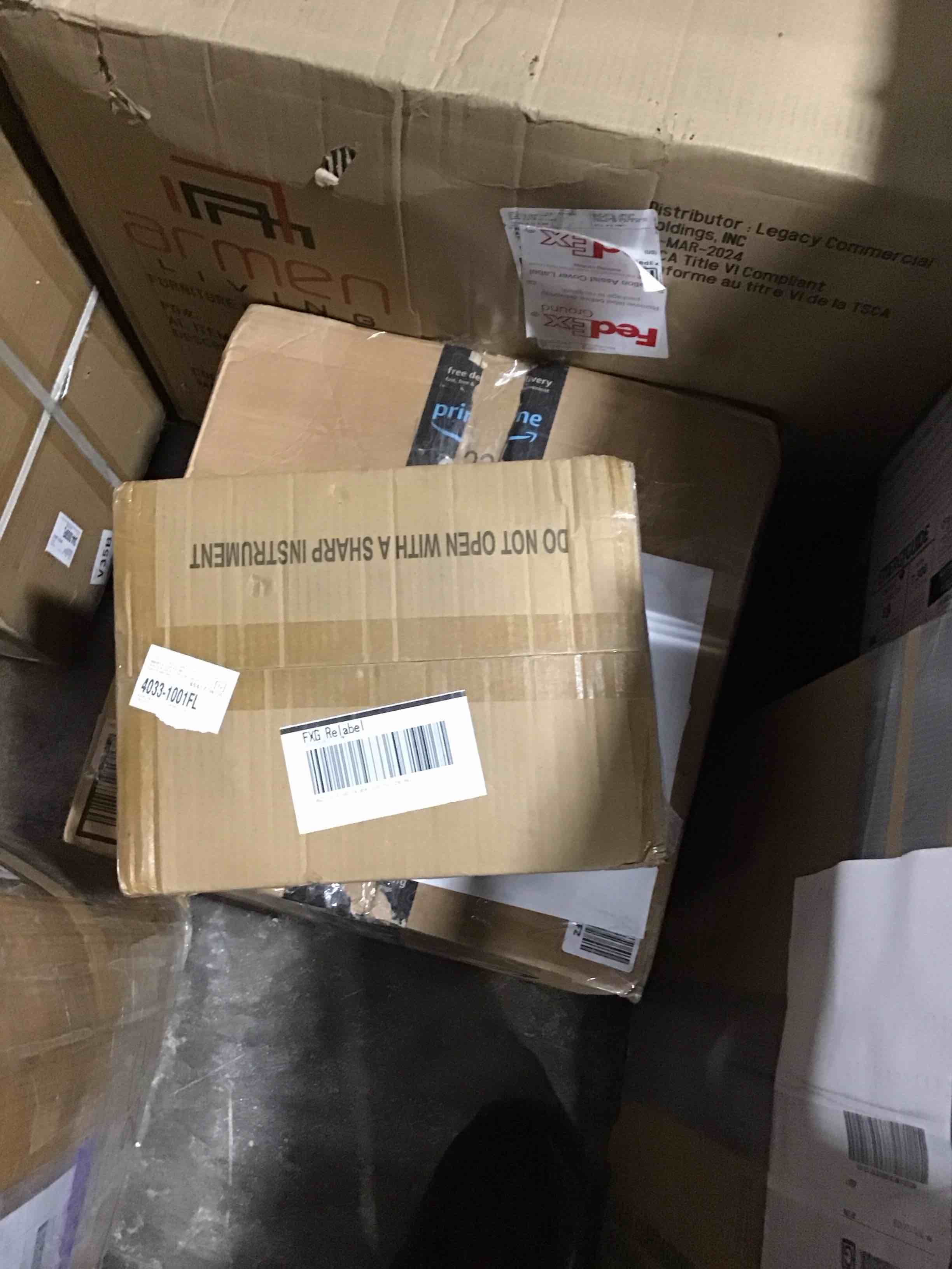 https://s3.amazonaws.com/lotting-images-prod/bidfta/PNK0313912_1733858564654.jpeg