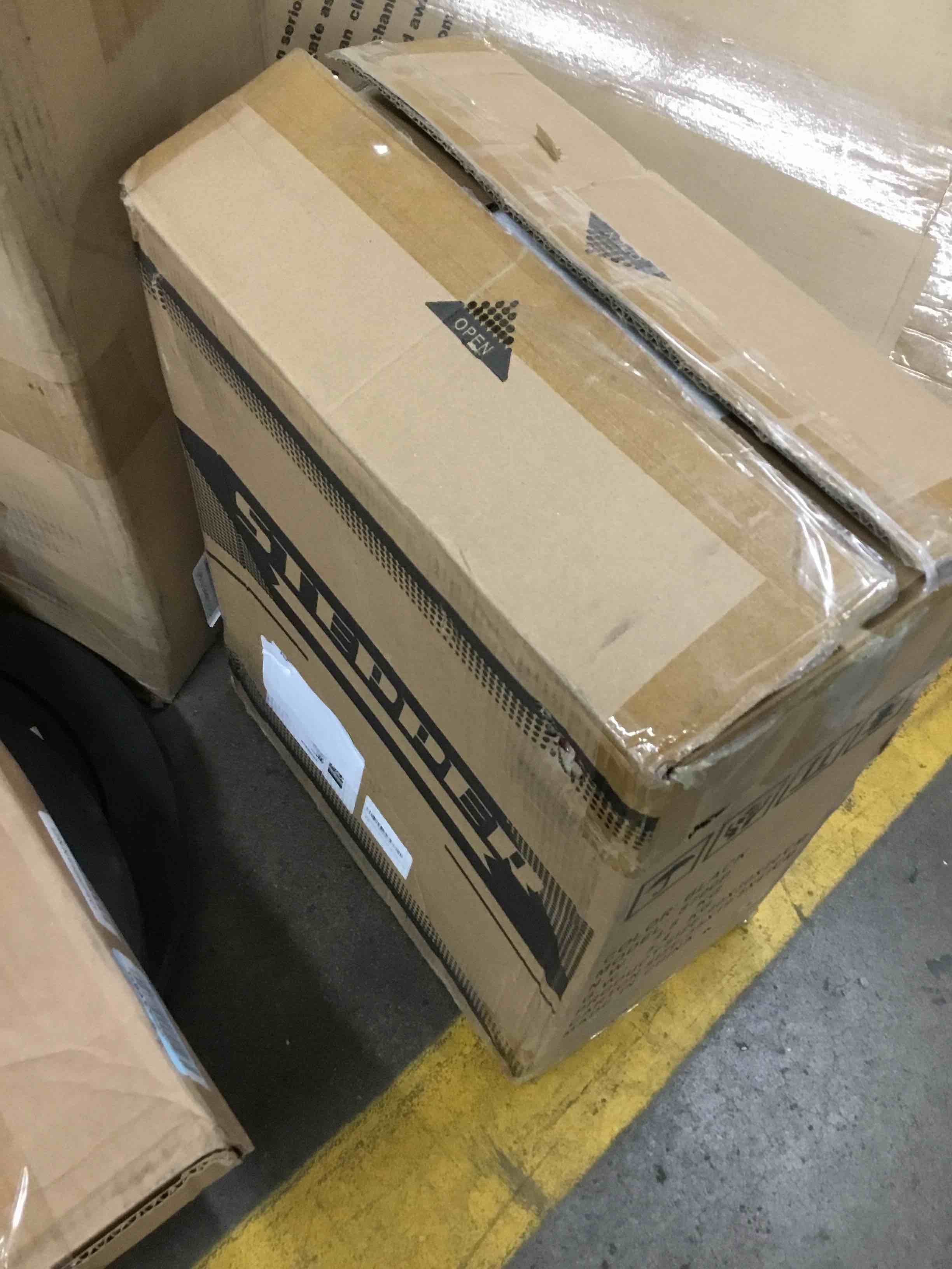 https://s3.amazonaws.com/lotting-images-prod/bidfta/PNK0315785_1728393941429.jpeg