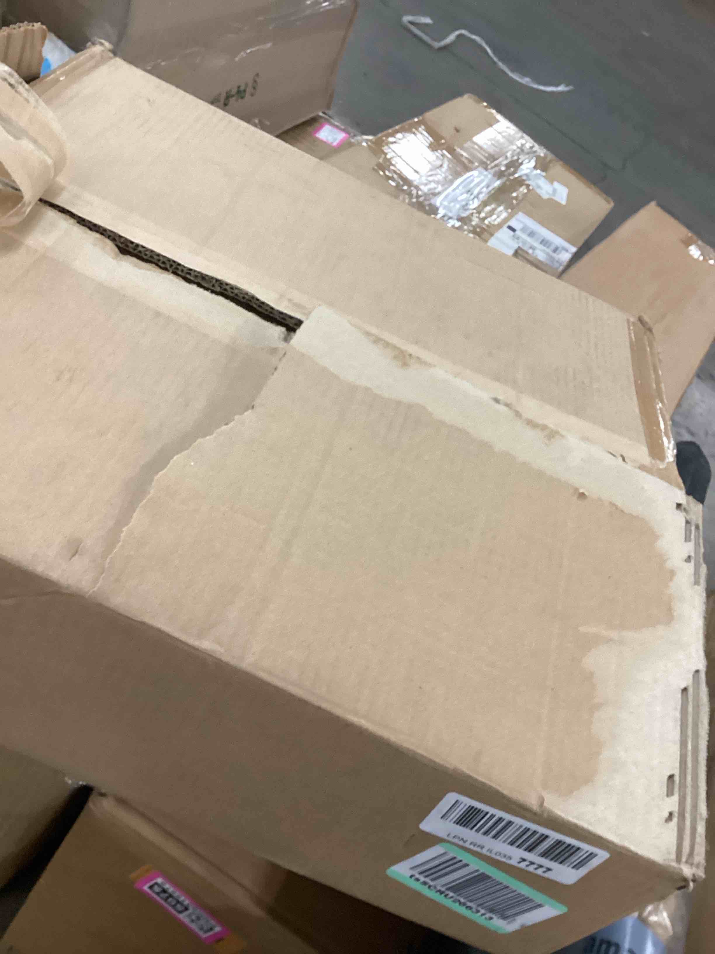 https://s3.amazonaws.com/lotting-images-prod/bidfta/PNK0315973_1727357517059.jpeg