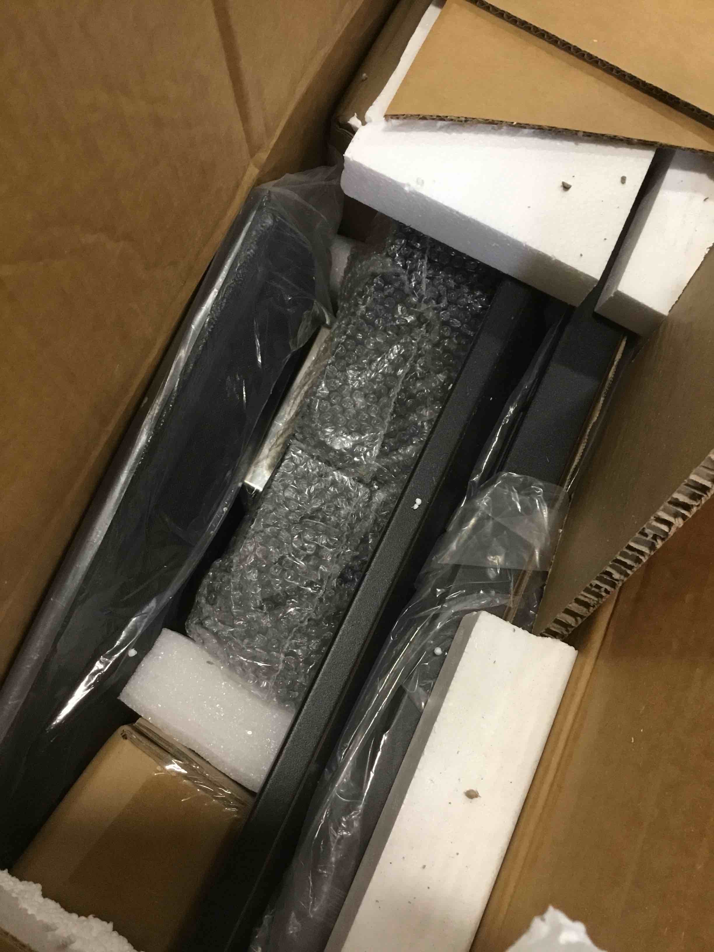 https://s3.amazonaws.com/lotting-images-prod/bidfta/PNK0320650_1728332394654.jpeg