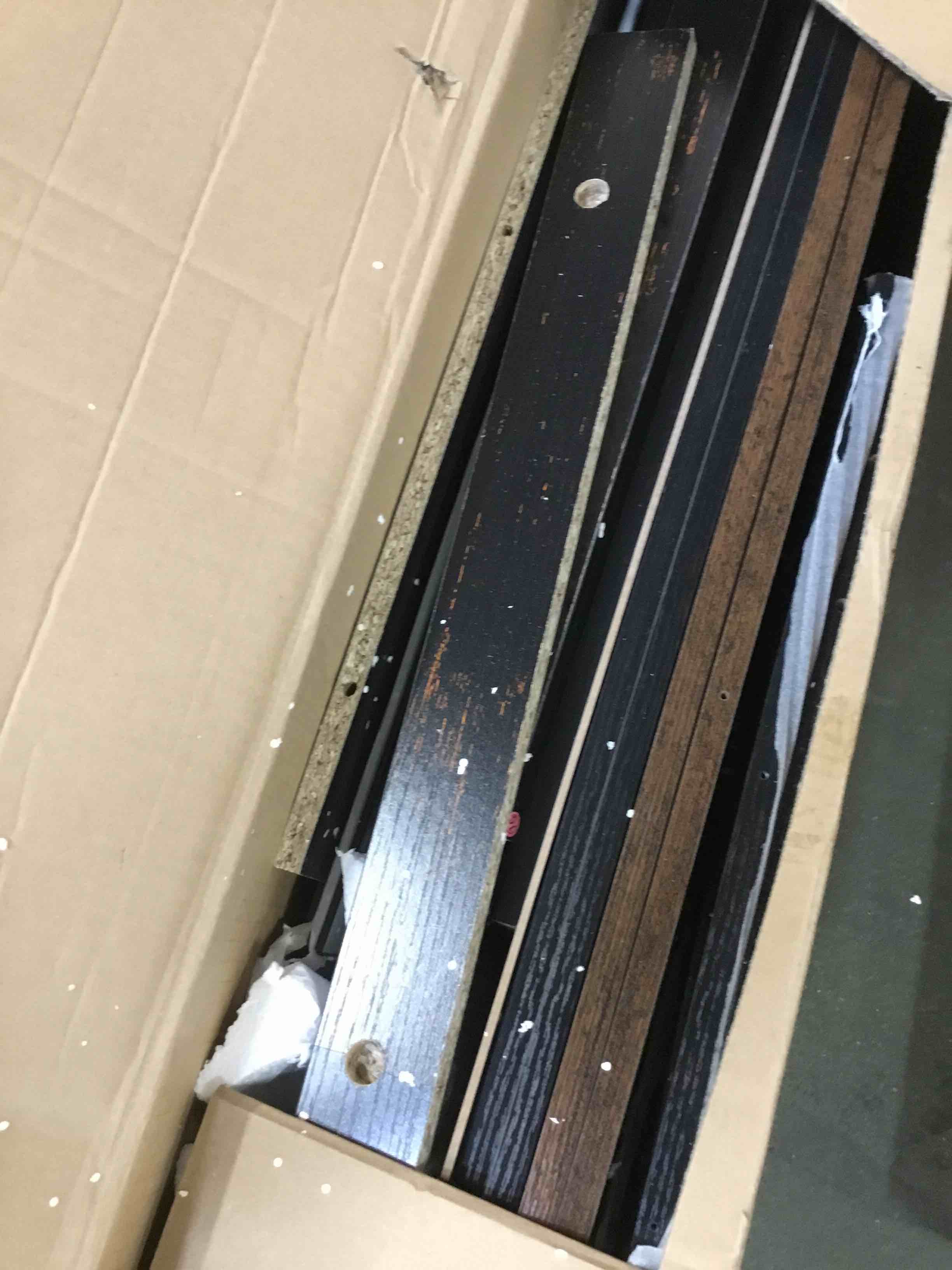 https://s3.amazonaws.com/lotting-images-prod/bidfta/PNK0321018_1728139720749.jpeg