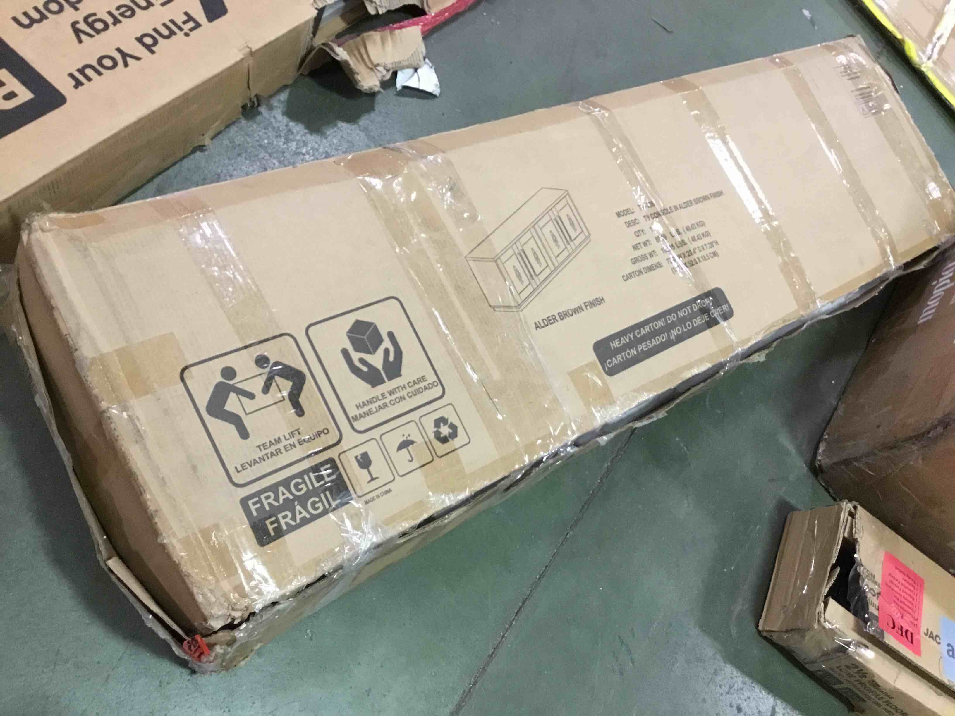 https://s3.amazonaws.com/lotting-images-prod/bidfta/PNK0321143_1728127110664.jpeg