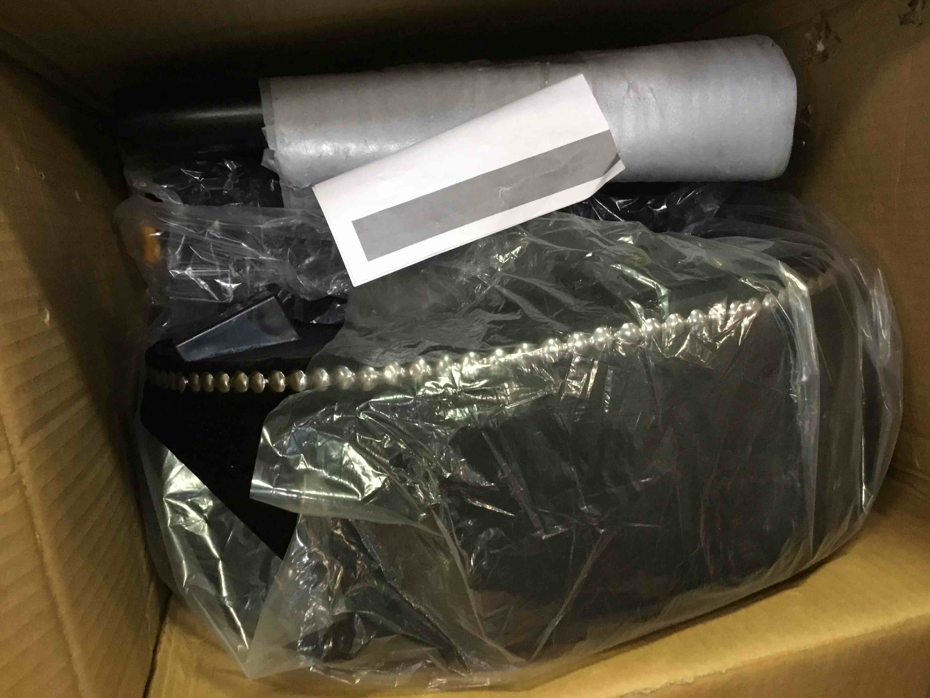 https://s3.amazonaws.com/lotting-images-prod/bidfta/PNK0321543_1727967175165.jpeg