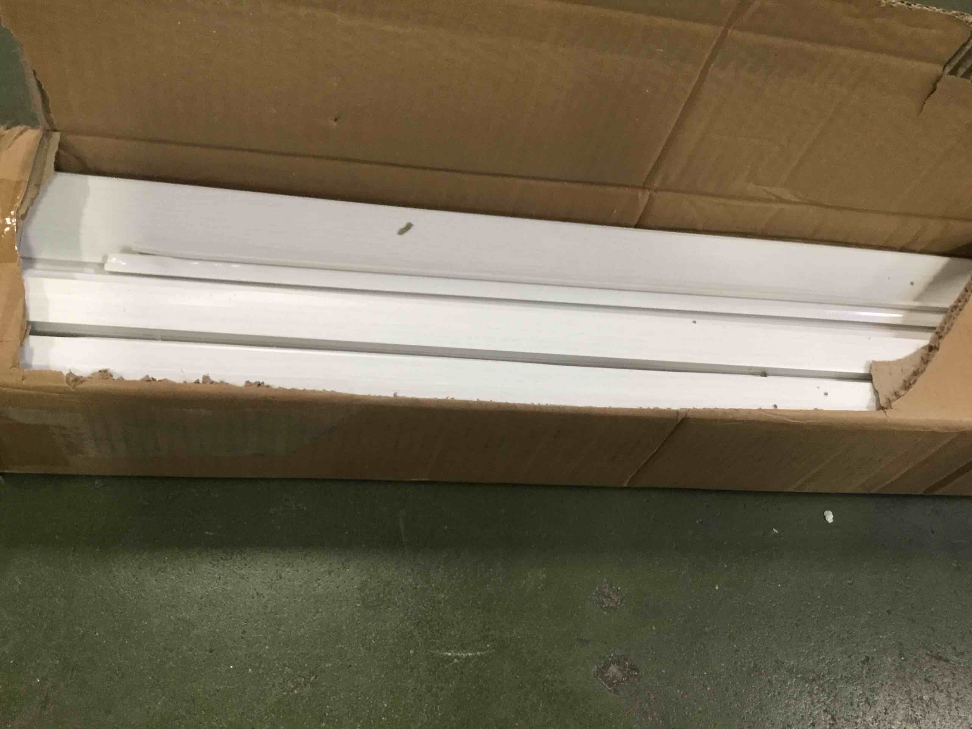 https://s3.amazonaws.com/lotting-images-prod/bidfta/PNK0323449_1729023643871.jpeg