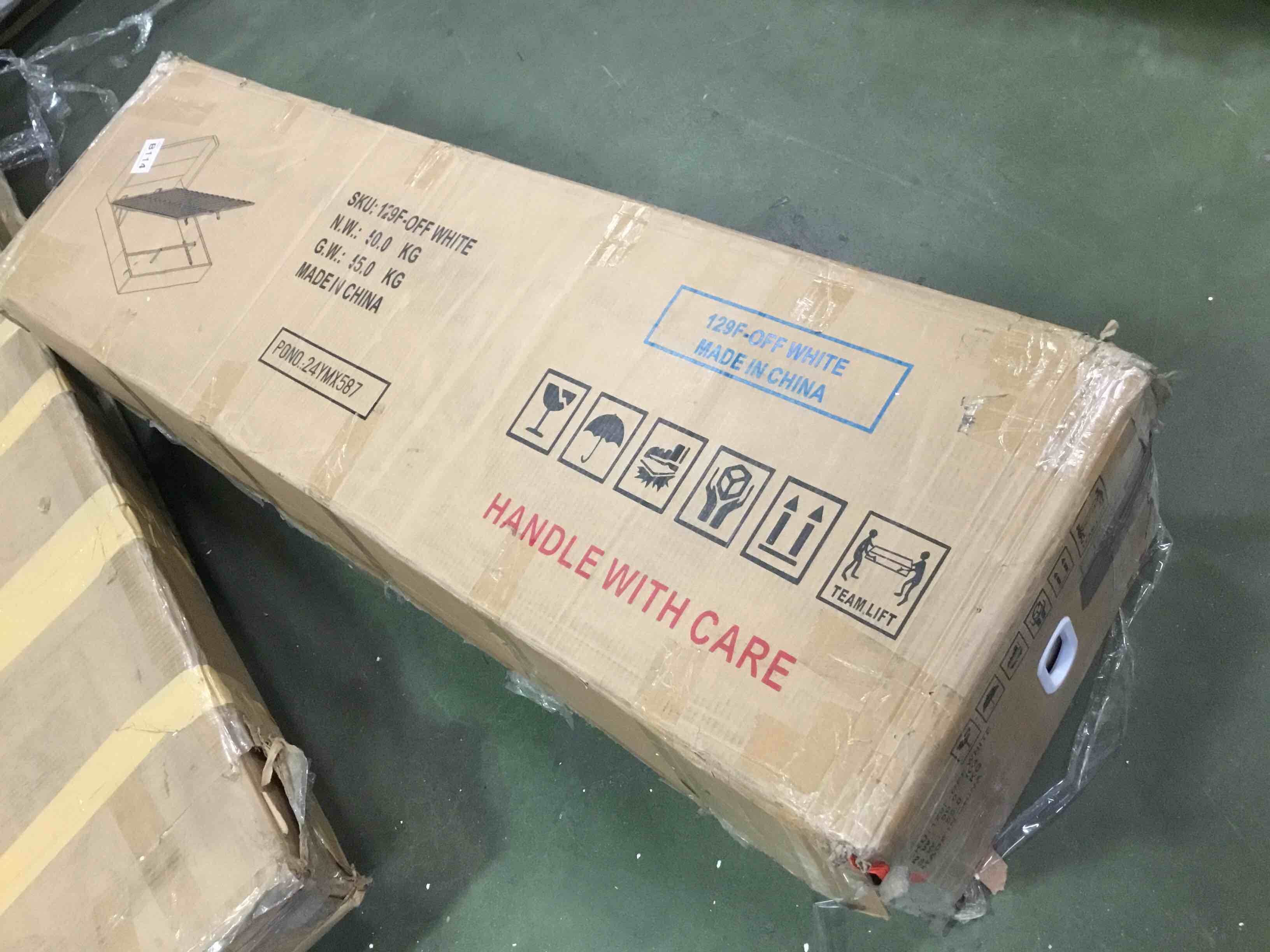 https://s3.amazonaws.com/lotting-images-prod/bidfta/PNK0323463_1729019783077.jpeg