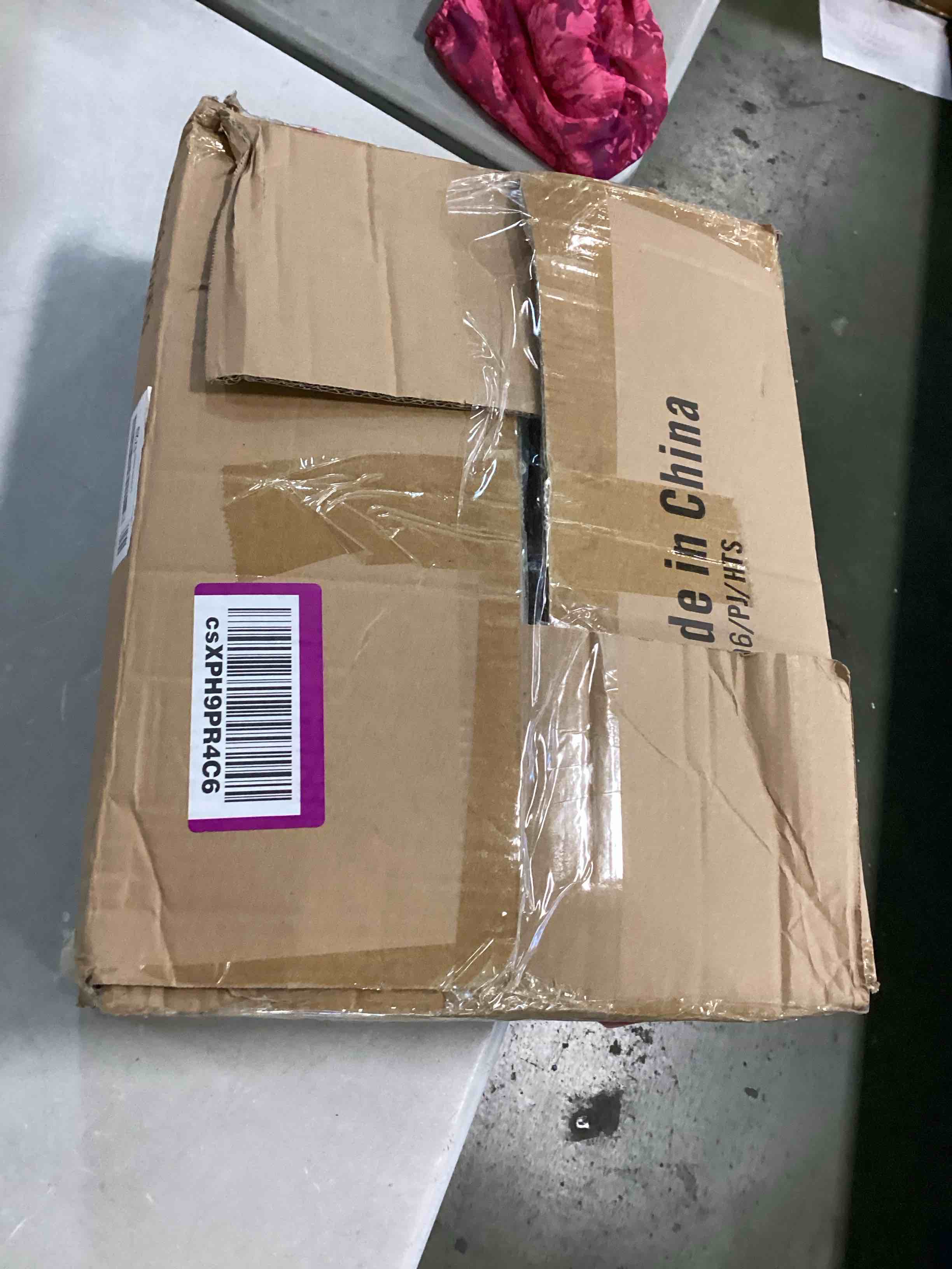 https://s3.amazonaws.com/lotting-images-prod/bidfta/PNK0324058_1728590048424.jpeg