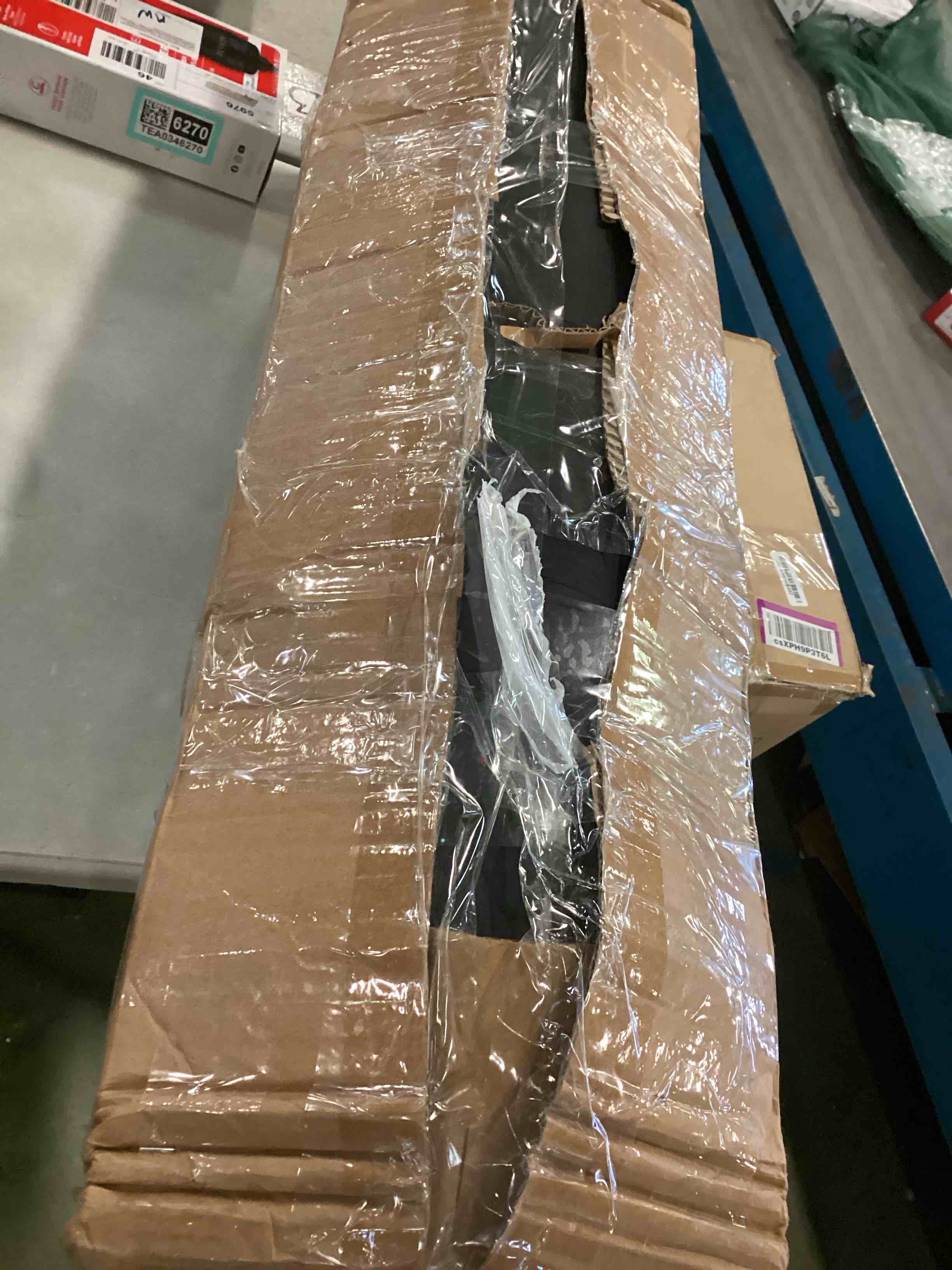 https://s3.amazonaws.com/lotting-images-prod/bidfta/PNK0324145_1728582253638.jpeg
