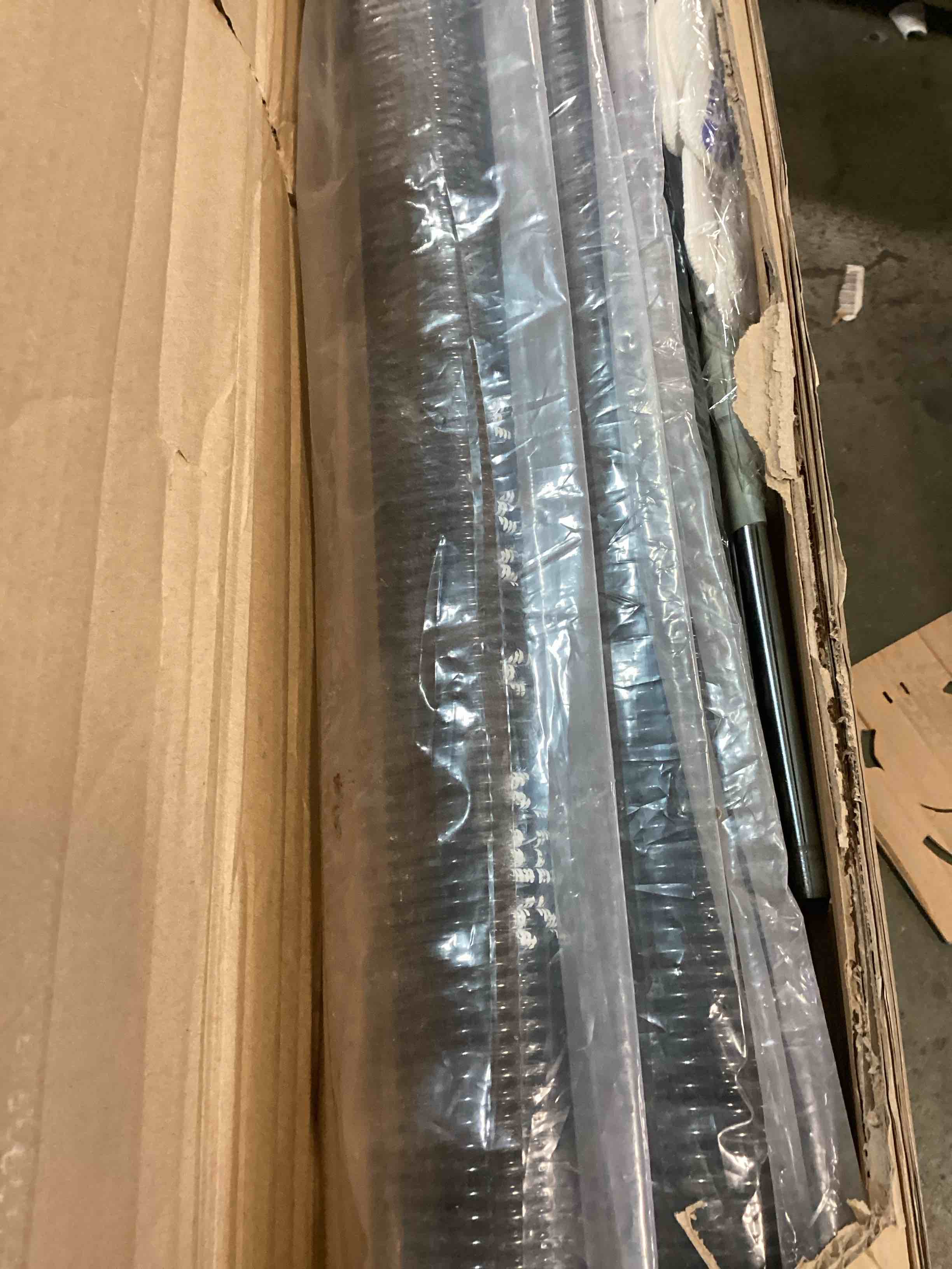 https://s3.amazonaws.com/lotting-images-prod/bidfta/PNK0324394_1728404803040.jpeg