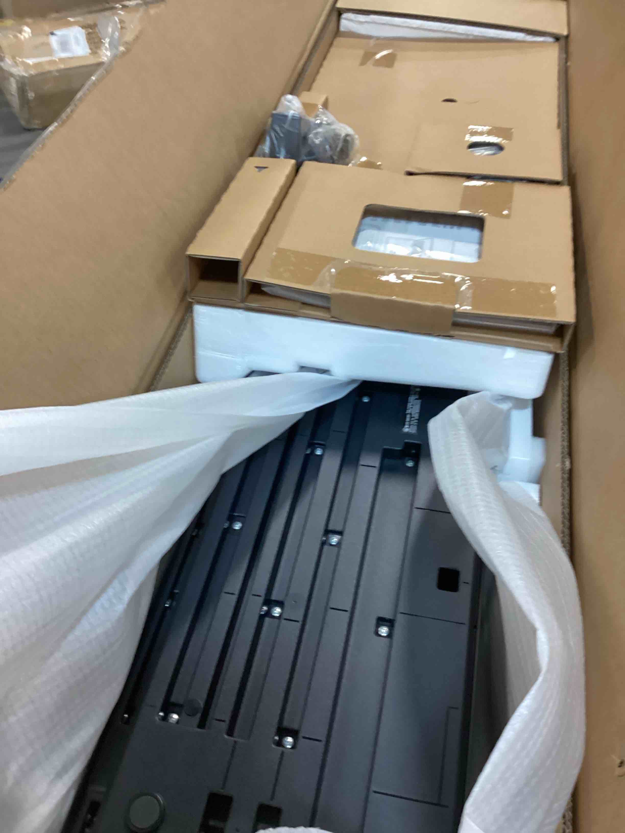 https://s3.amazonaws.com/lotting-images-prod/bidfta/PNK0324783_1728300707823.jpeg
