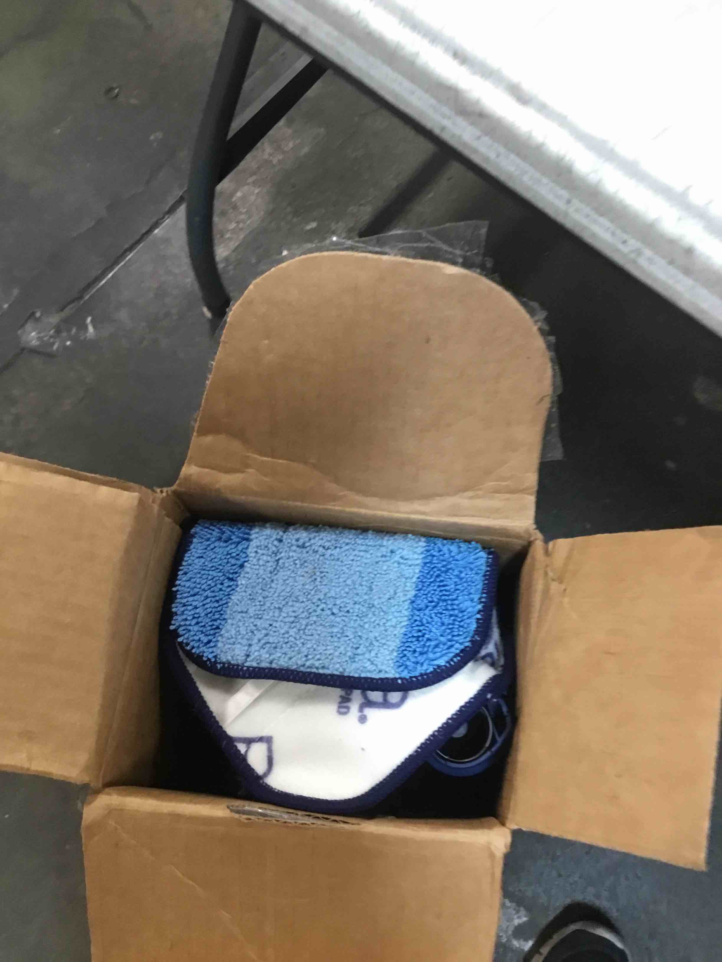 https://s3.amazonaws.com/lotting-images-prod/bidfta/PNK0324911_1728131135064.jpeg