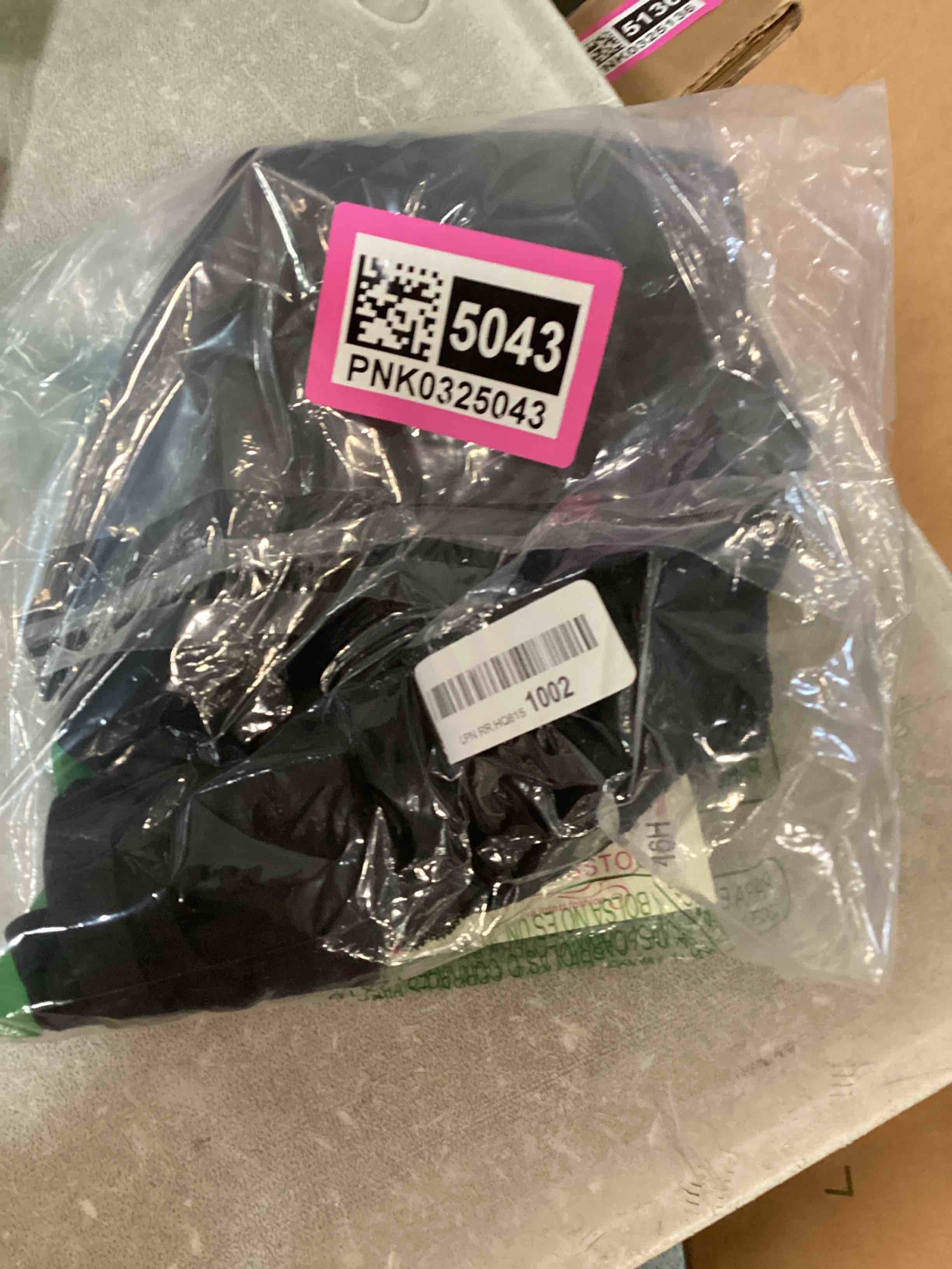 https://s3.amazonaws.com/lotting-images-prod/bidfta/PNK0325043_1728051805850.jpeg