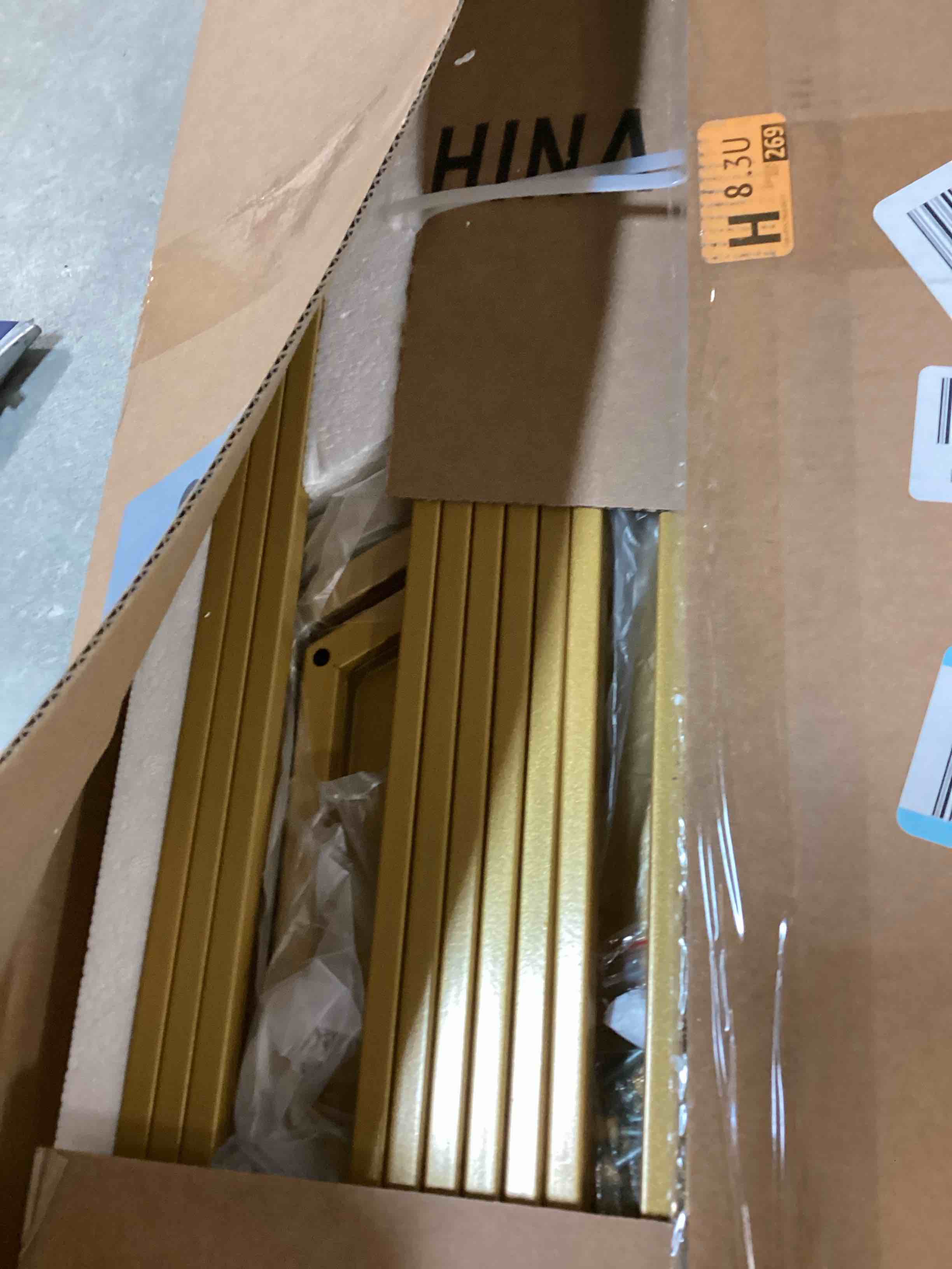 https://s3.amazonaws.com/lotting-images-prod/bidfta/PNK0325151_1728045138311.jpeg