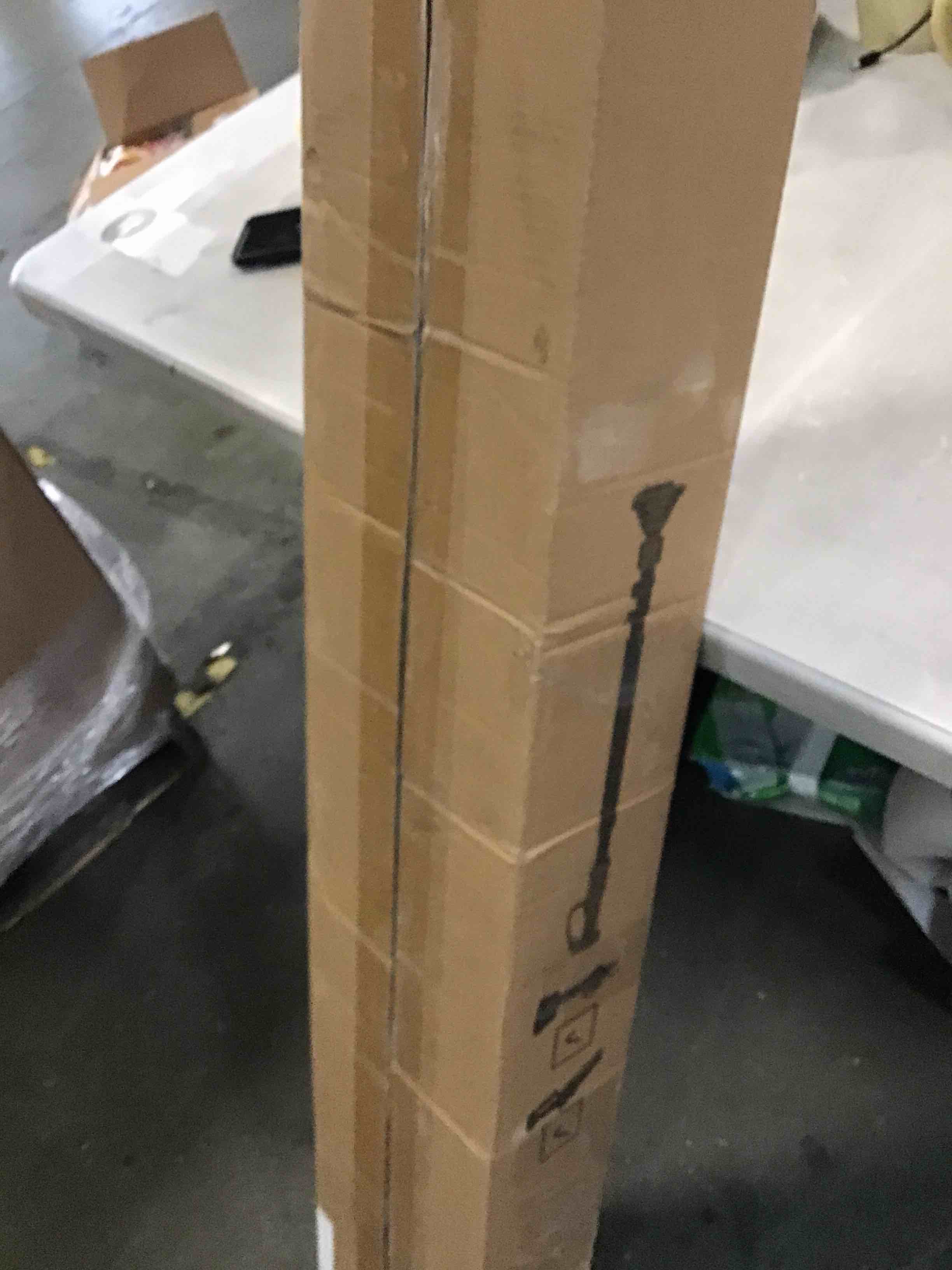 https://s3.amazonaws.com/lotting-images-prod/bidfta/PNK0327575_1727720277573.jpeg