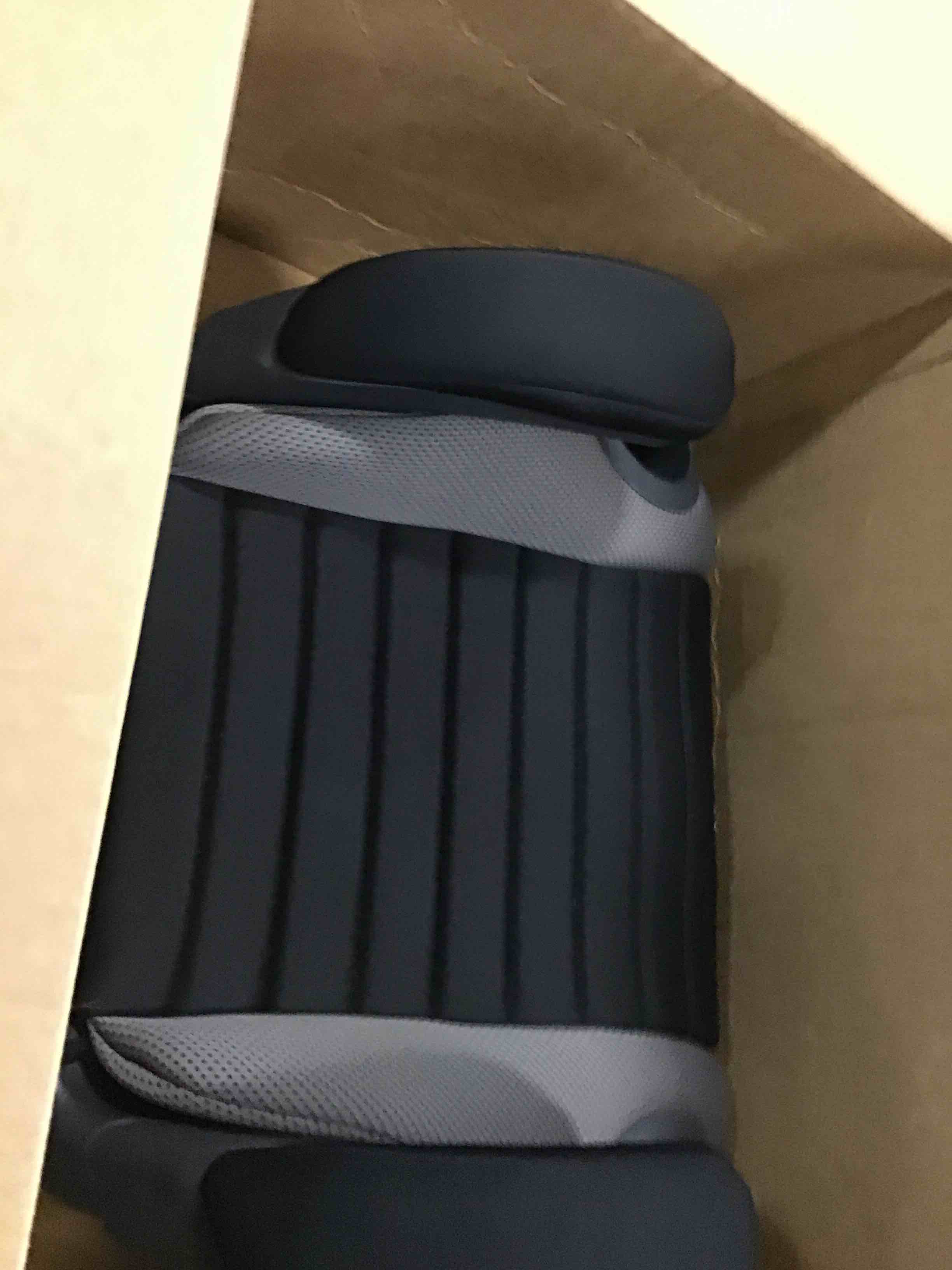 https://s3.amazonaws.com/lotting-images-prod/bidfta/PNK0327813_1727704116660.jpeg