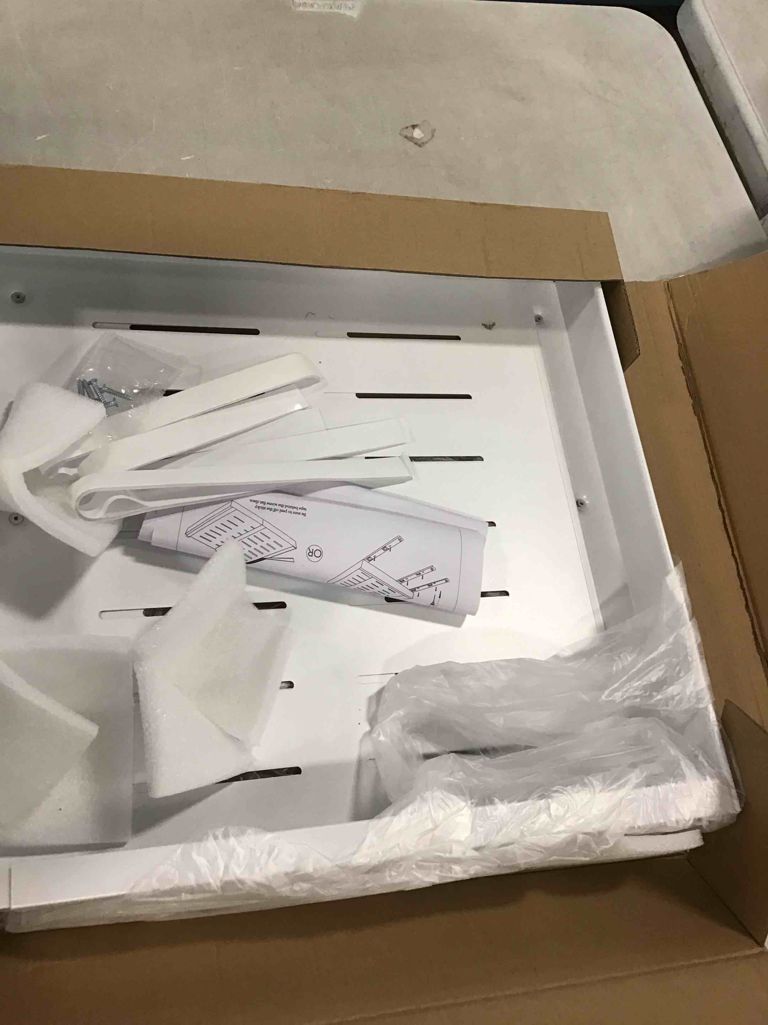 https://s3.amazonaws.com/lotting-images-prod/bidfta/PNK0328103_1728591288072.jpeg