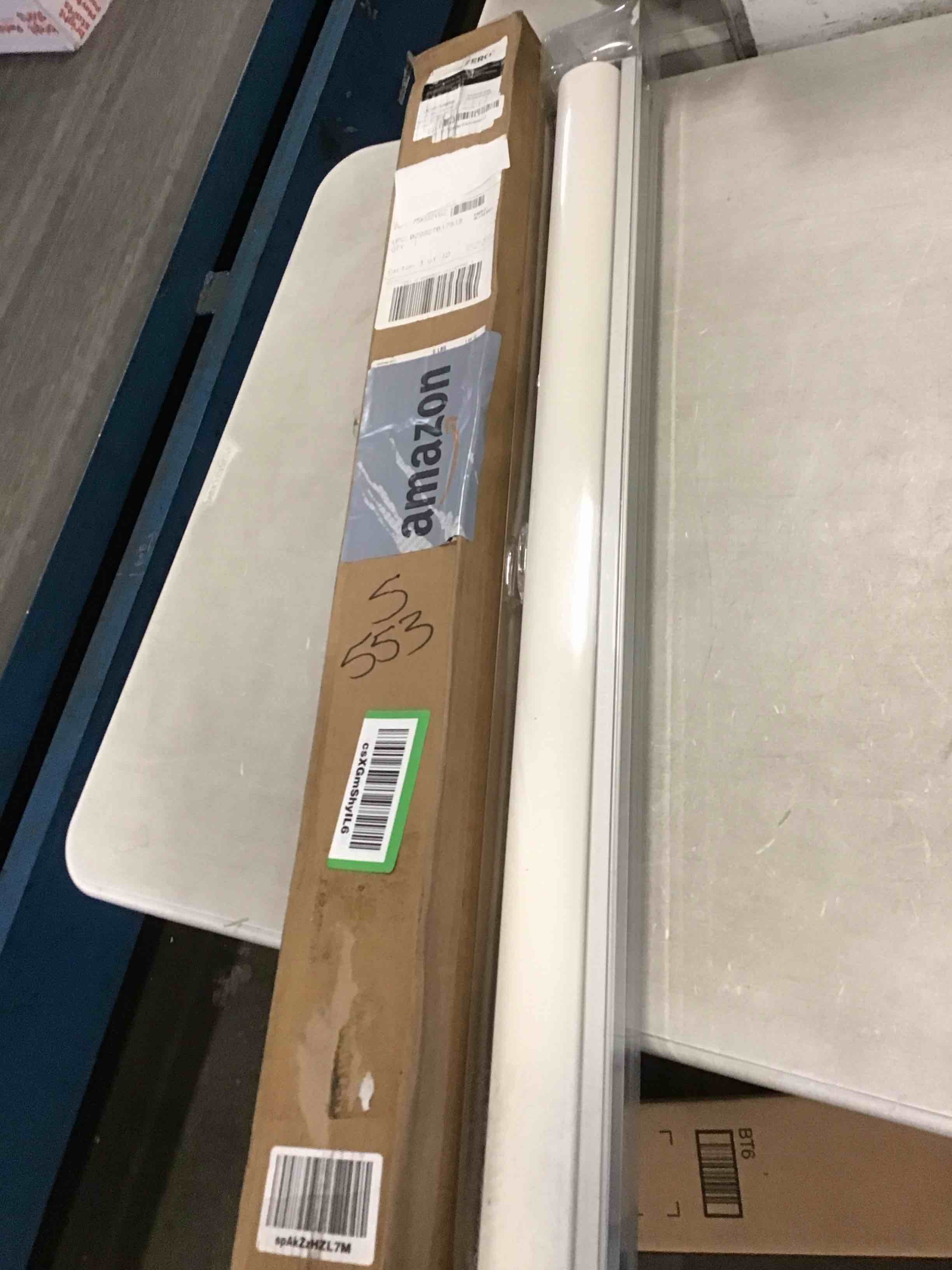 https://s3.amazonaws.com/lotting-images-prod/bidfta/PNK0328238_1728573069080.jpeg