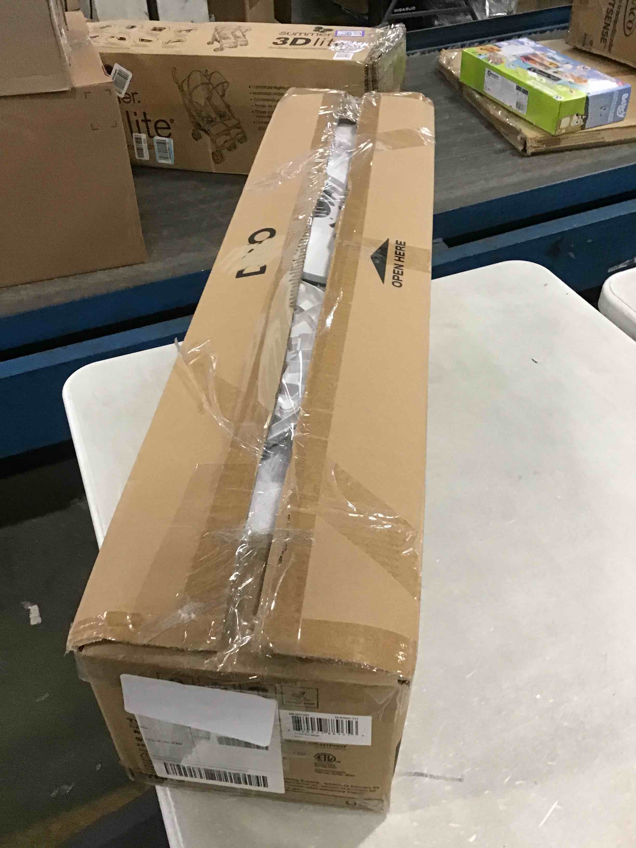 https://s3.amazonaws.com/lotting-images-prod/bidfta/PNK0328269_1728567118069.jpeg