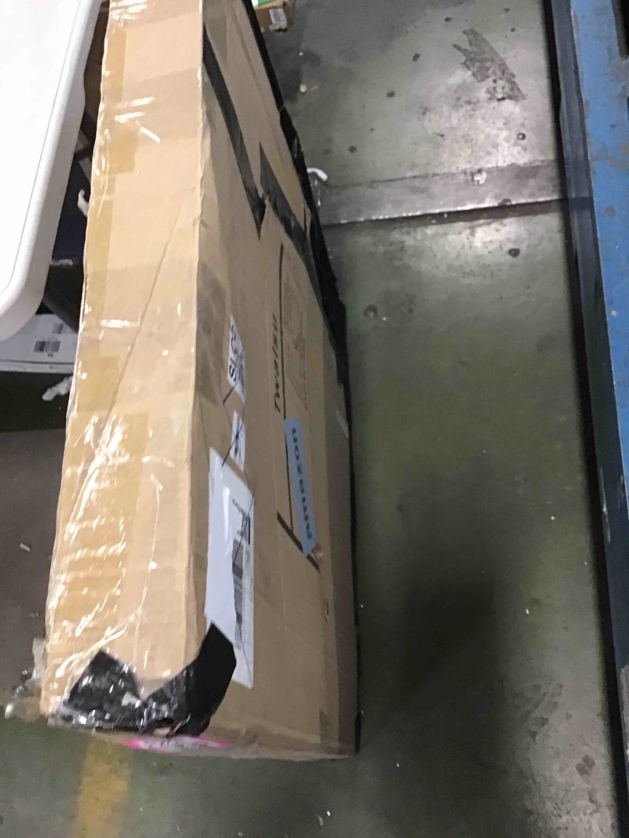 https://s3.amazonaws.com/lotting-images-prod/bidfta/PNK0328465_1728496353407.jpeg