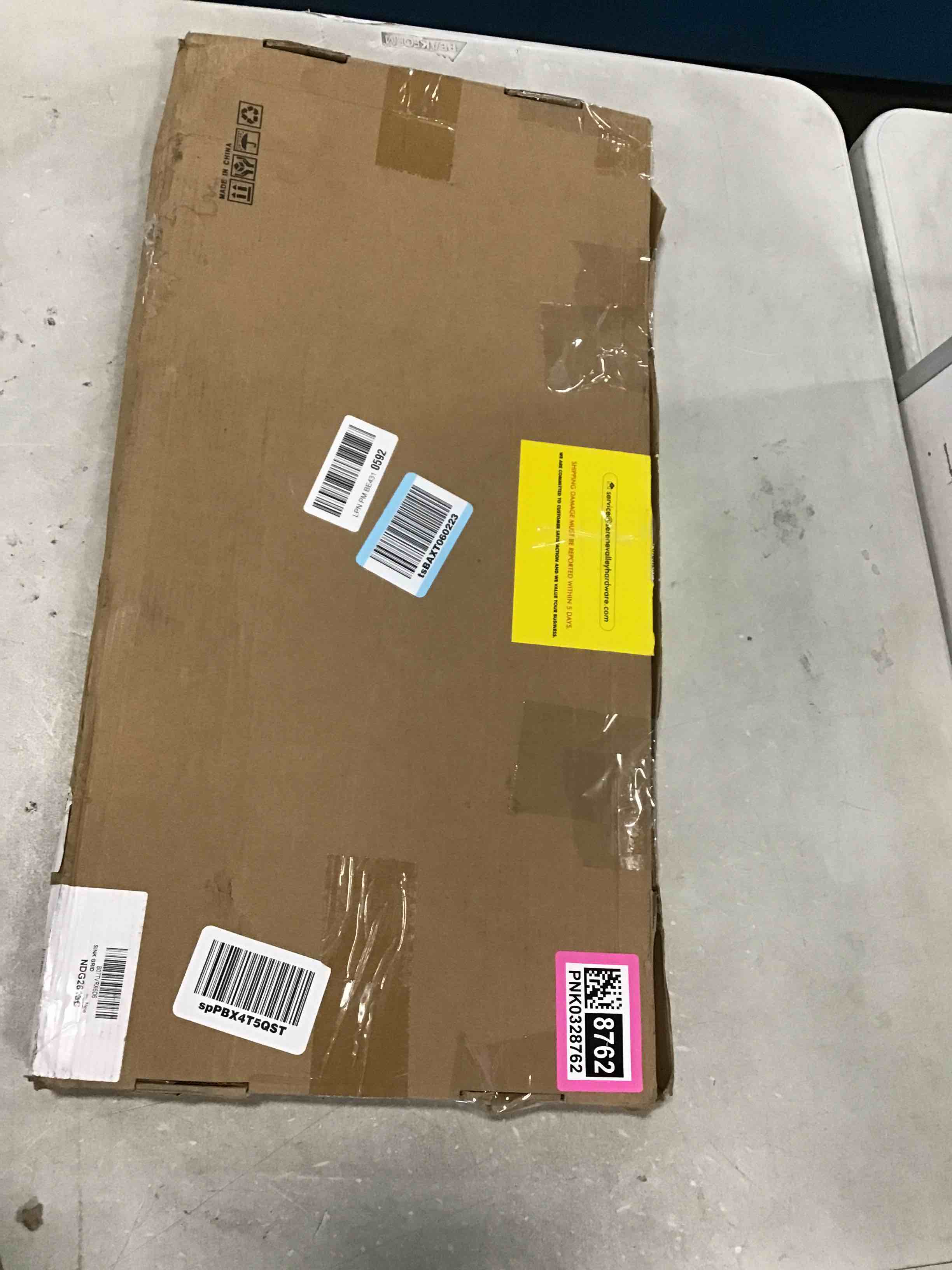 https://s3.amazonaws.com/lotting-images-prod/bidfta/PNK0328762_1728400414822.jpeg