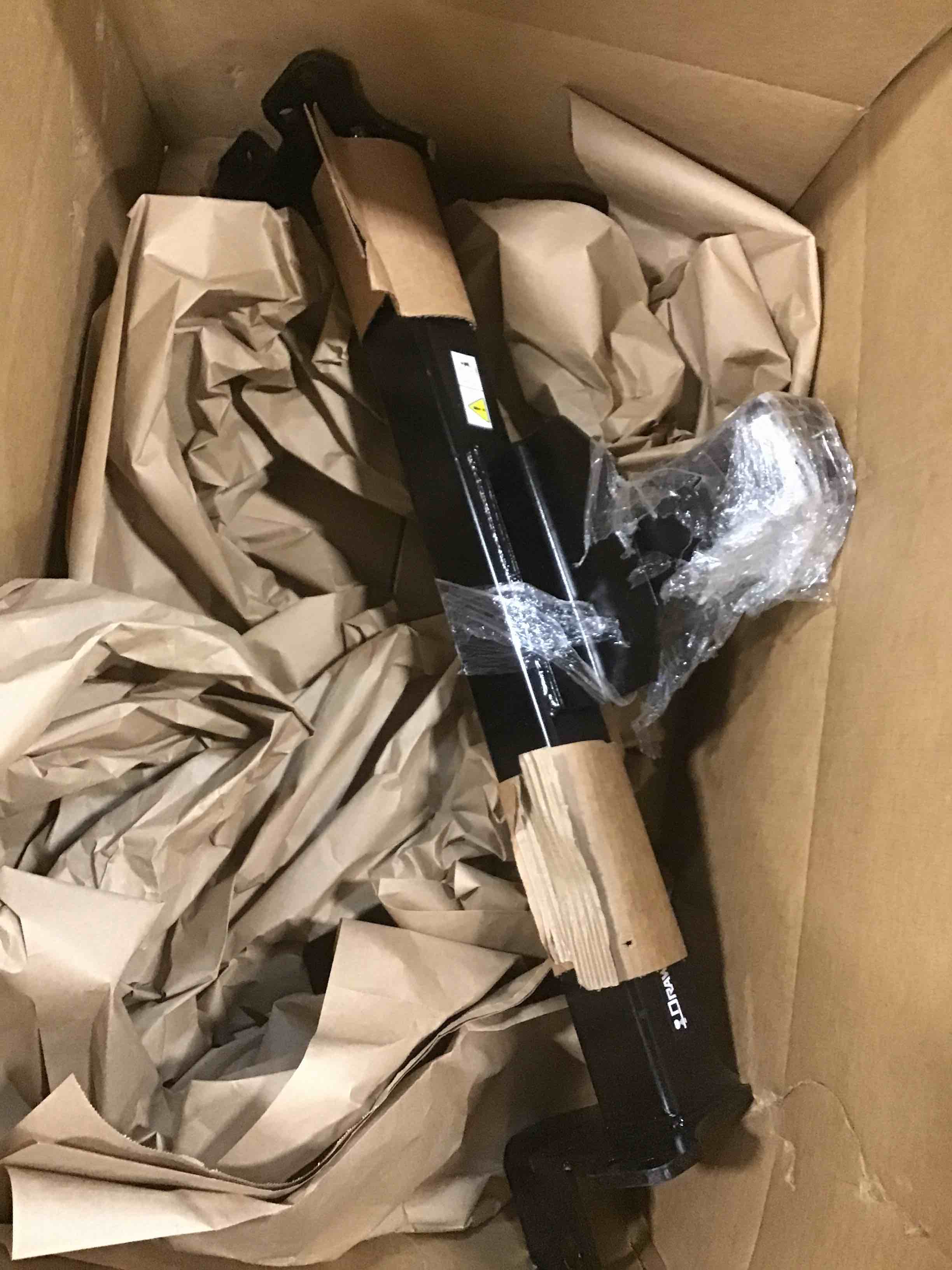 https://s3.amazonaws.com/lotting-images-prod/bidfta/PNK0329582_1728042651739.jpeg