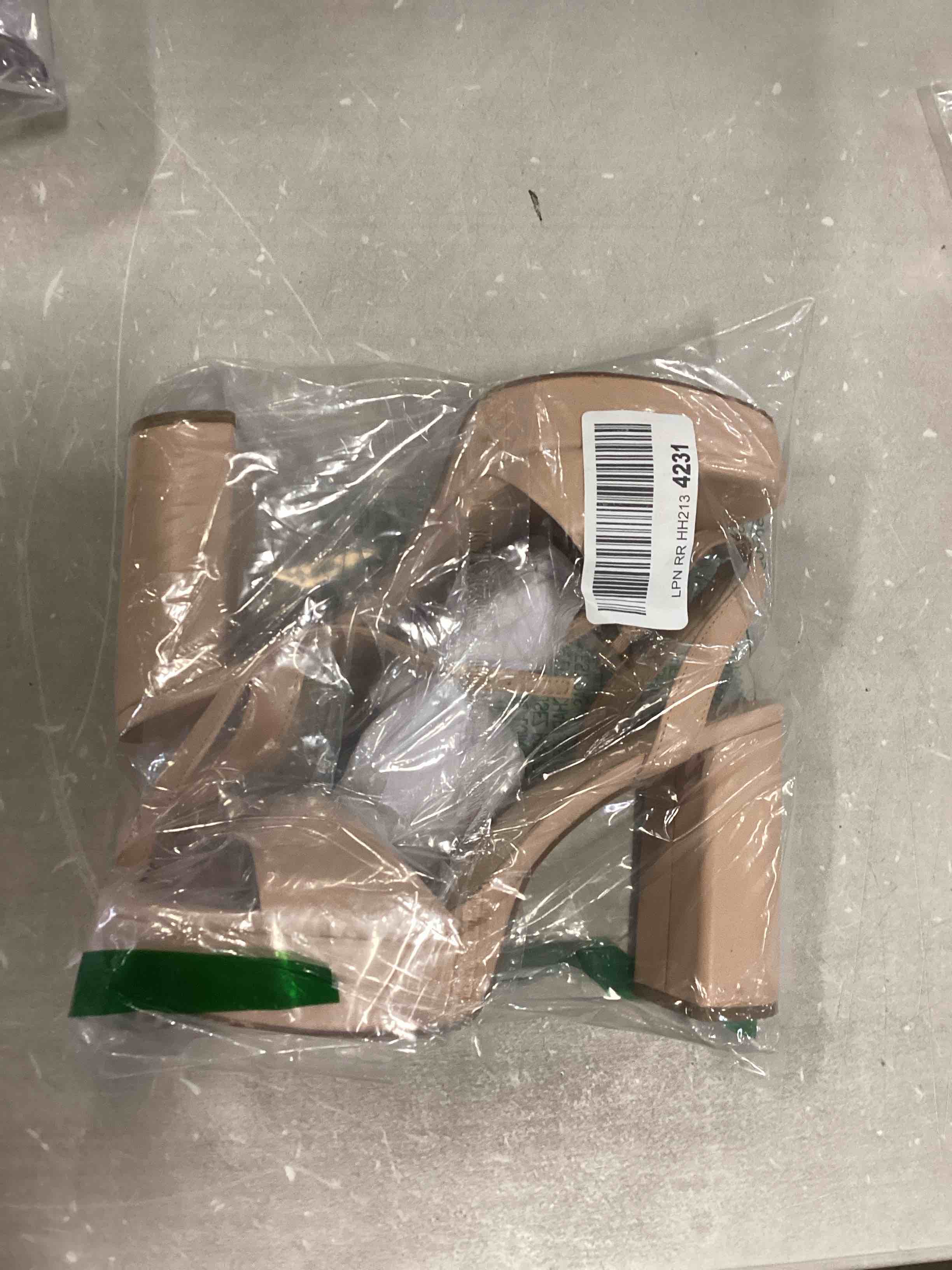 https://s3.amazonaws.com/lotting-images-prod/bidfta/PNK0330348_1728065138739.jpeg