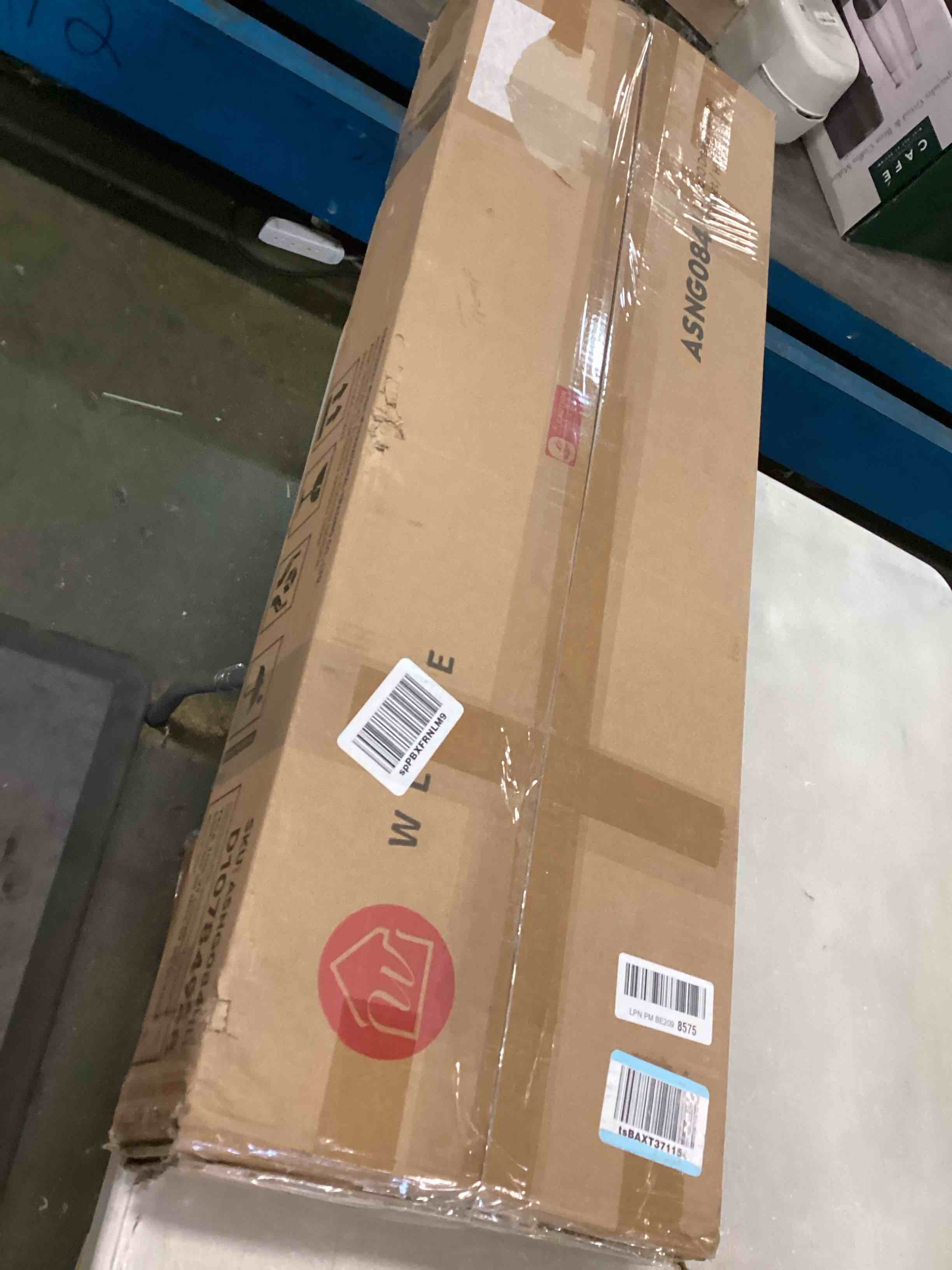 https://s3.amazonaws.com/lotting-images-prod/bidfta/PNK0330795_1727960158562.jpeg