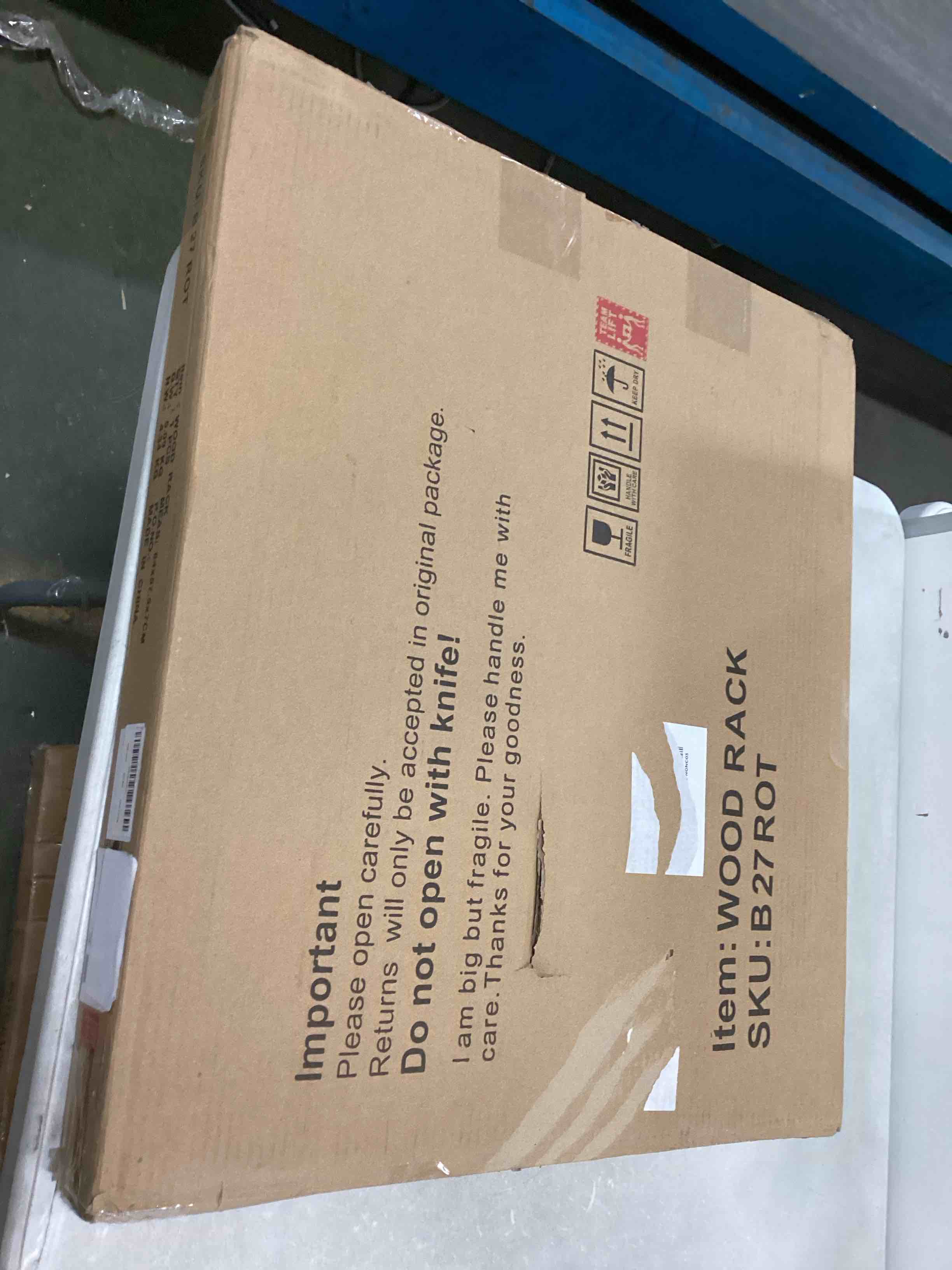 https://s3.amazonaws.com/lotting-images-prod/bidfta/PNK0330806_1727959192562.jpeg